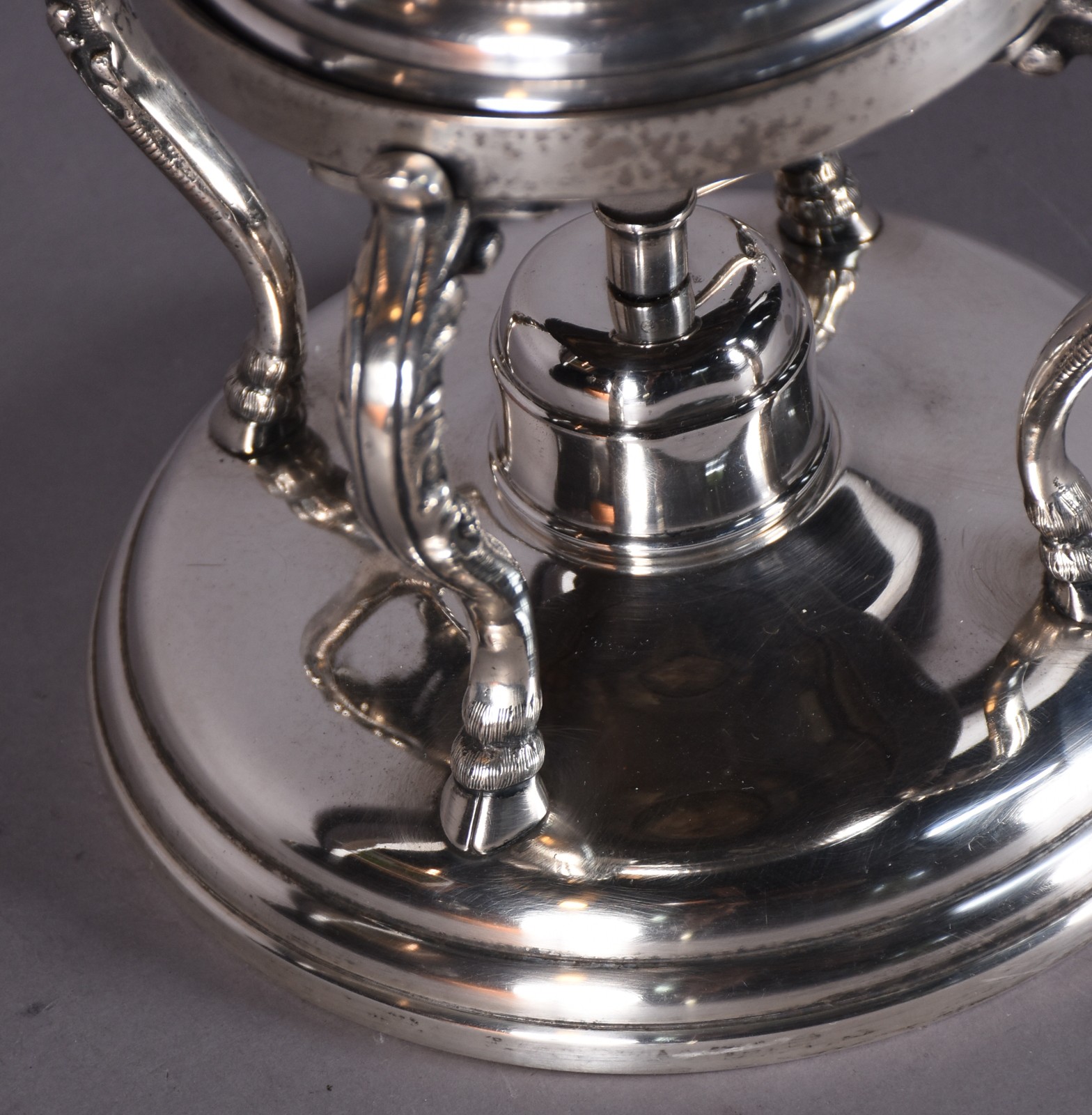Samovar de metal prateado estilo ingles. - foto 3 de 5