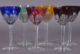 Seis cálices para vinho de cristal doublé em di... - Seis cálices para vinho de cristal doublé em diversas cores, lapidação facetada.
