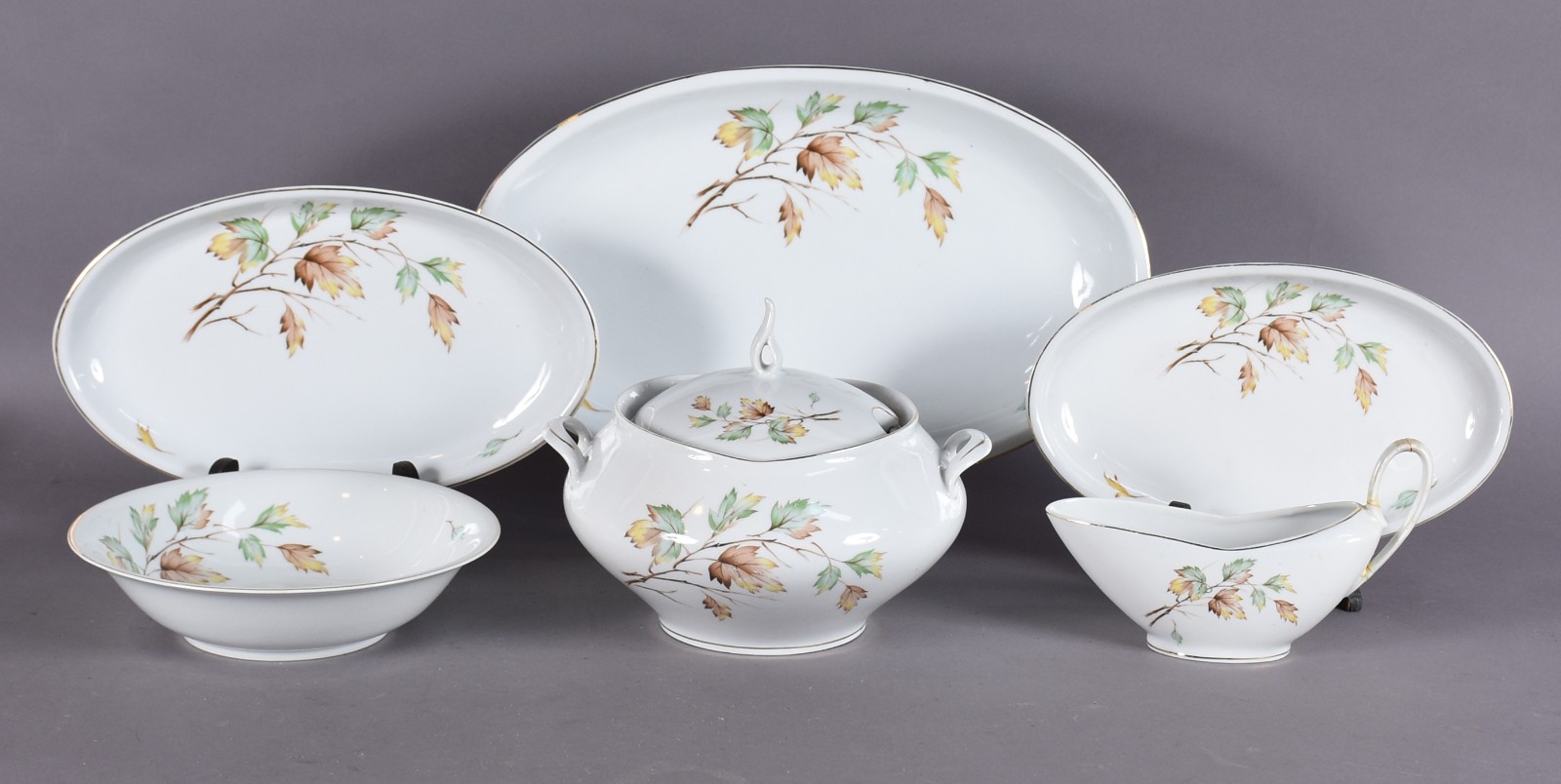 Aparelho de jantar, chá e café de porcelana Real com flores e folhas... - foto 4 de 11