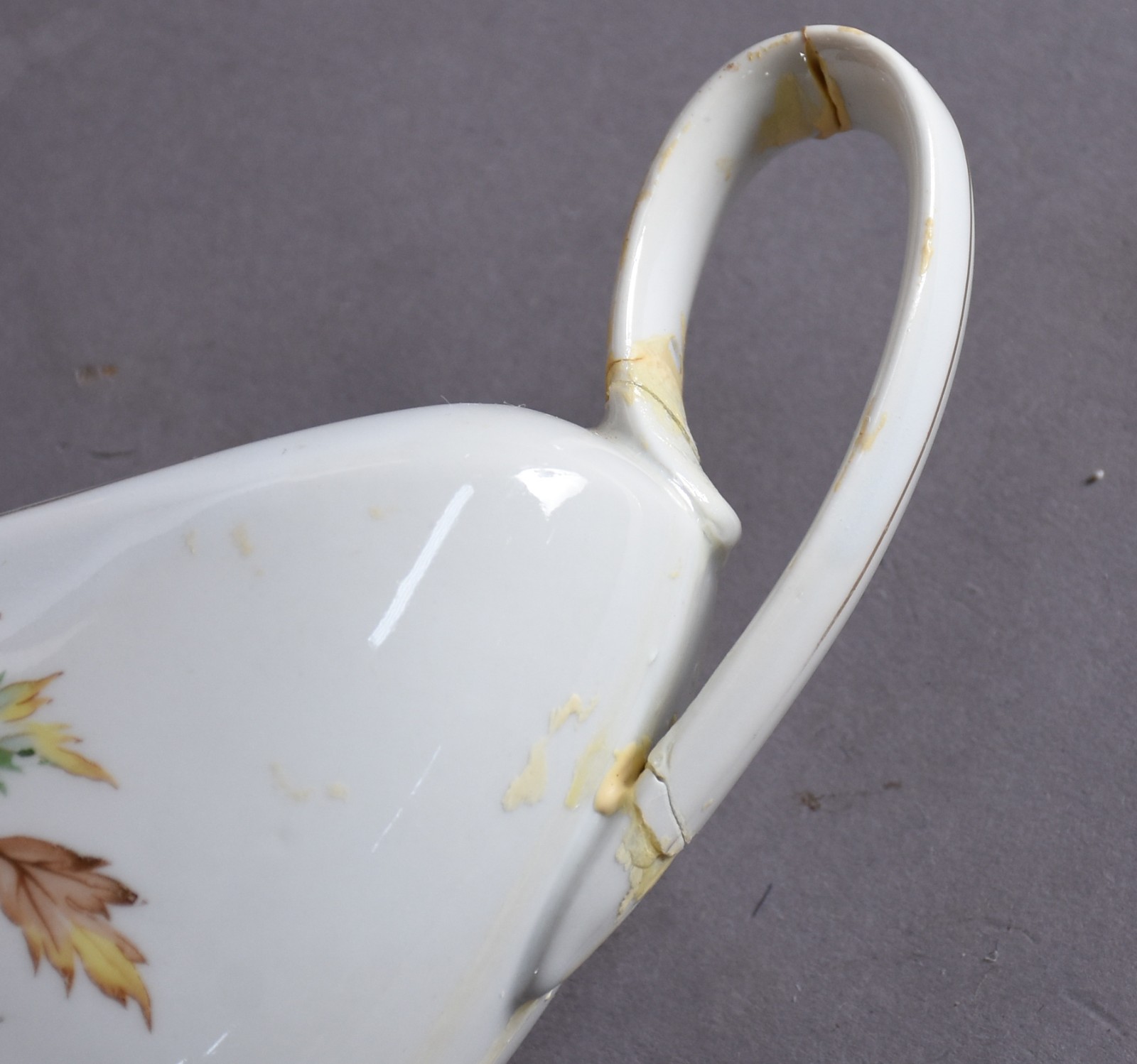 Aparelho de jantar, chá e café de porcelana Real com flores e folhas... - foto 5 de 11