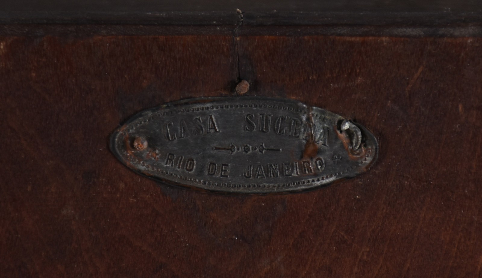 Oratório de madeira nobre com porta e laterais de vidro, detalhes... - foto 7 de 7