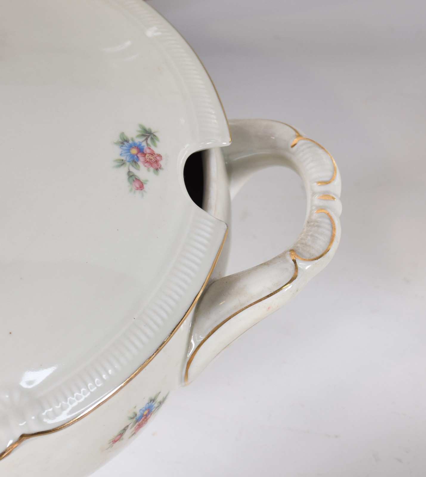 Aparelho de jantar porcelana Bavaria composto de: 24 pratos rasos, 12... - foto 4 de 8