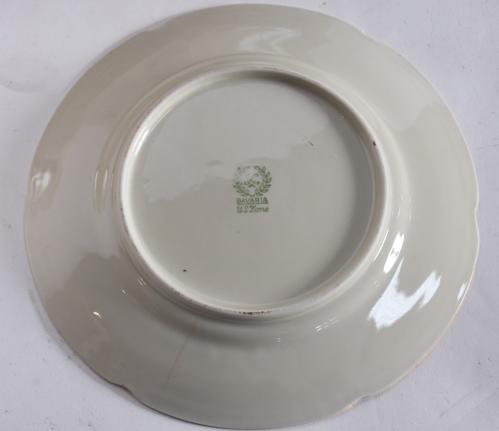 Aparelho de jantar porcelana Bavaria composto de: 24 pratos rasos, 12... - foto 7 de 8