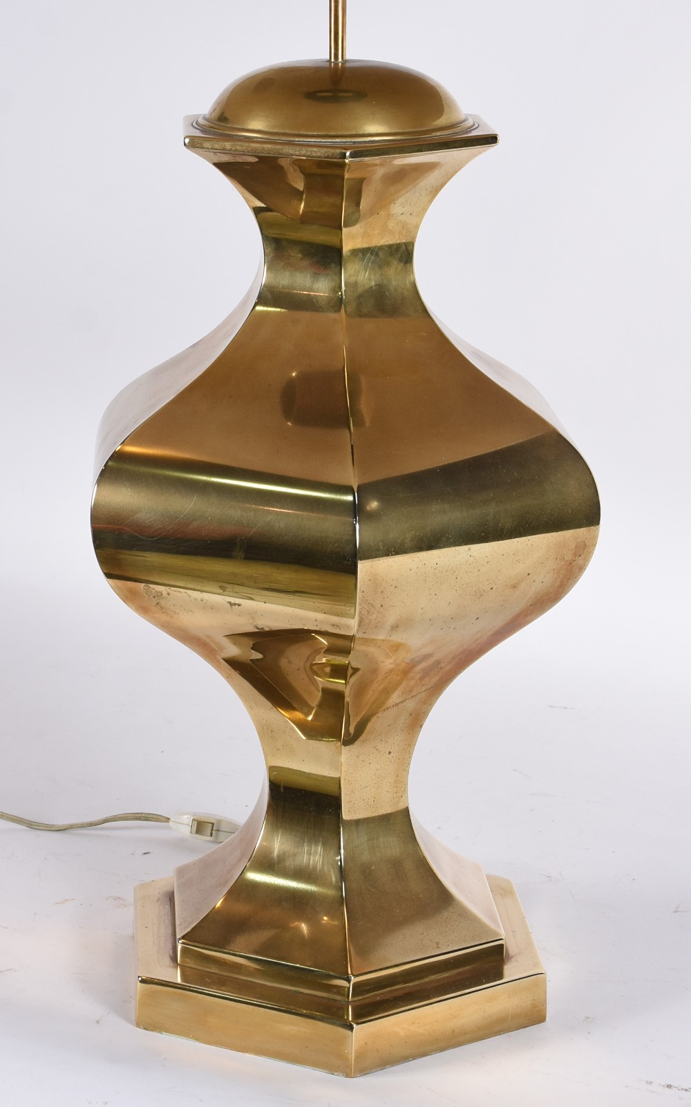 Abatjour de metal dourado, cúpula branca.Com amassados. - foto 2 de 4