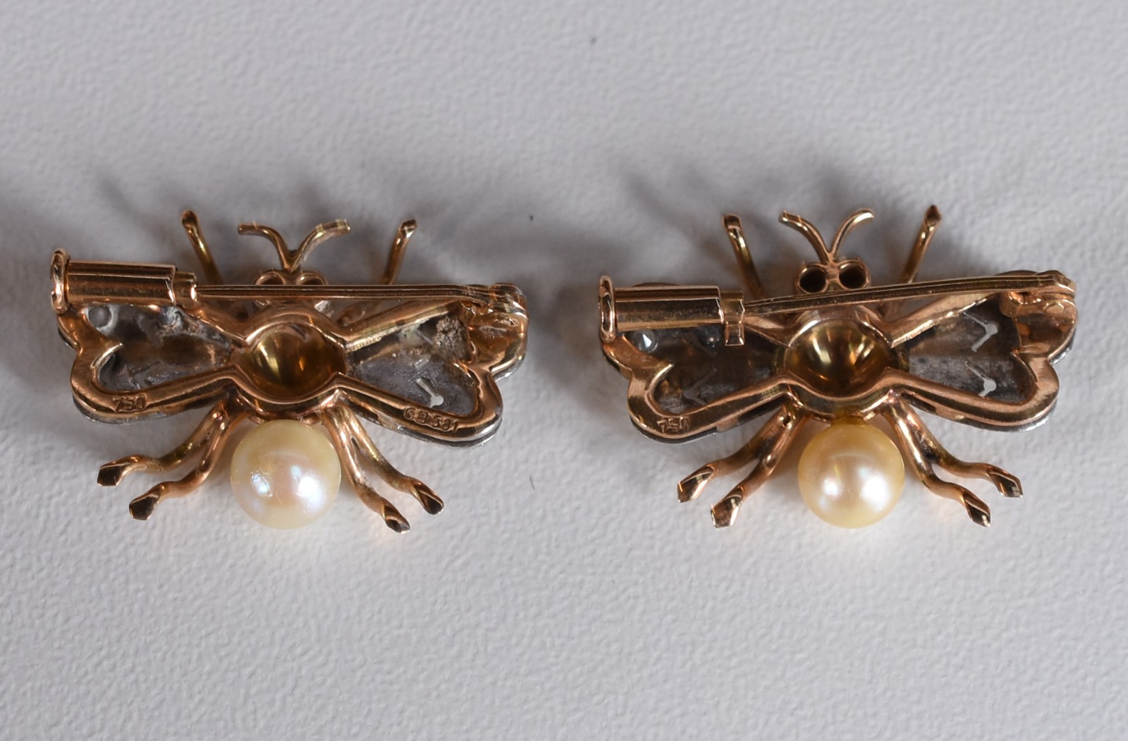 Par de broches de ouro 18 k, contraste 750 feitio abelha com olhos de... - foto 3 de 4