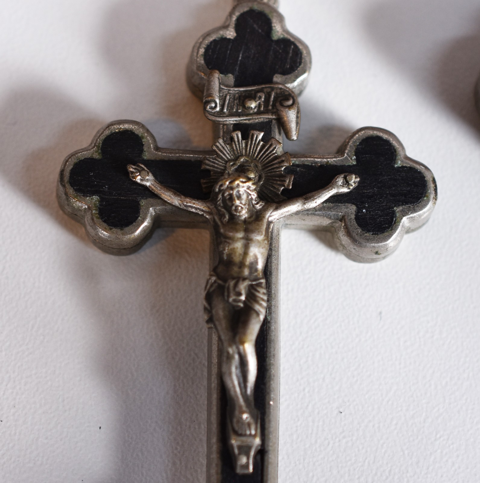 Crucifixo/relicários de metal com as relíquias dos santos em ouro... - foto 2 de 7