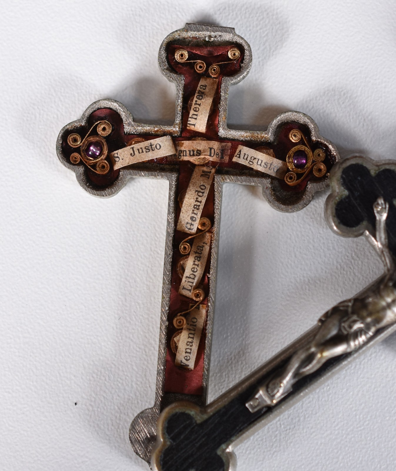Crucifixo/relicários de metal com as relíquias dos santos em ouro... - foto 6 de 7