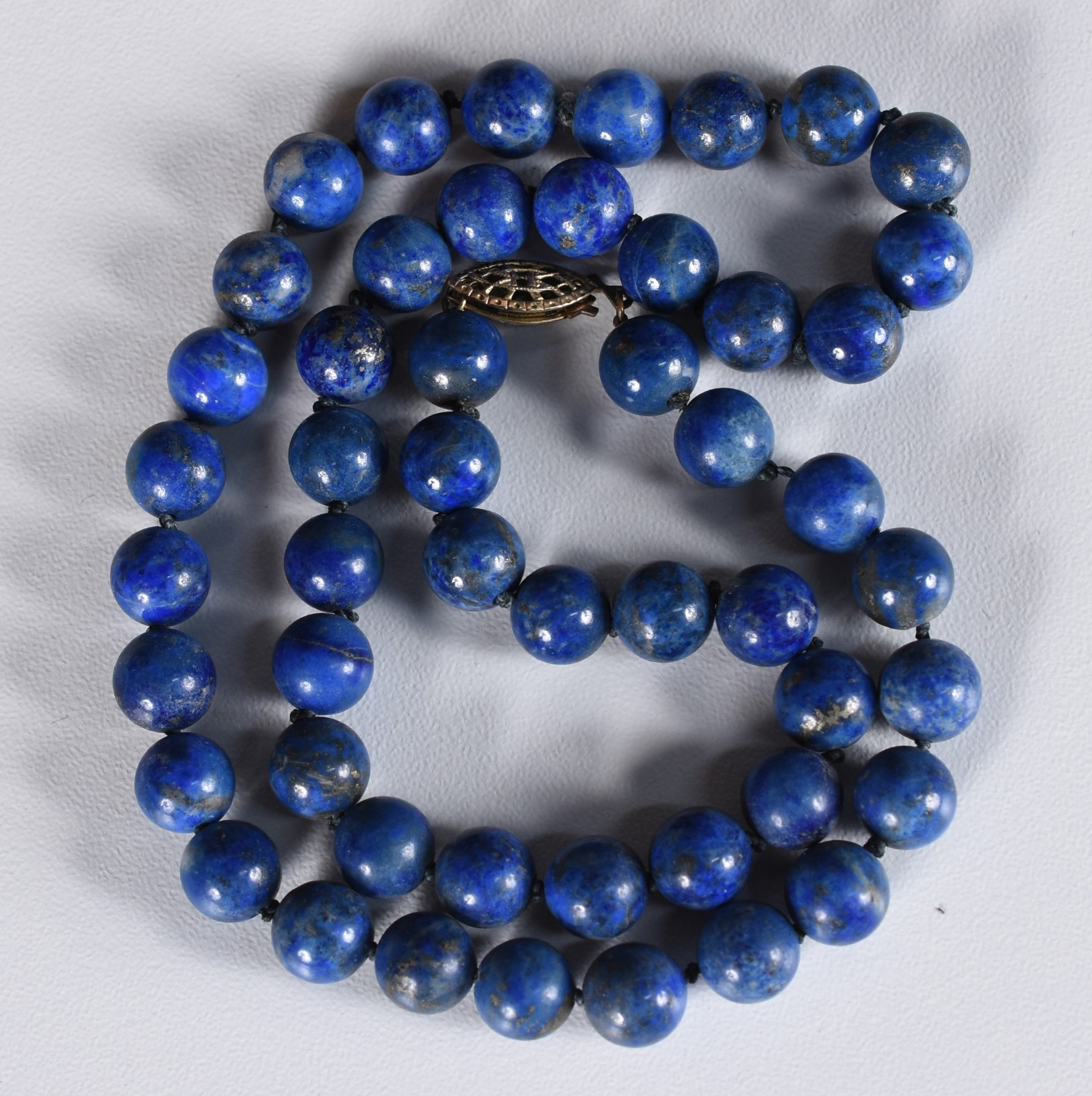 Colar de pedras Lapis lazuli, fecho de metal. - foto 4 de 4