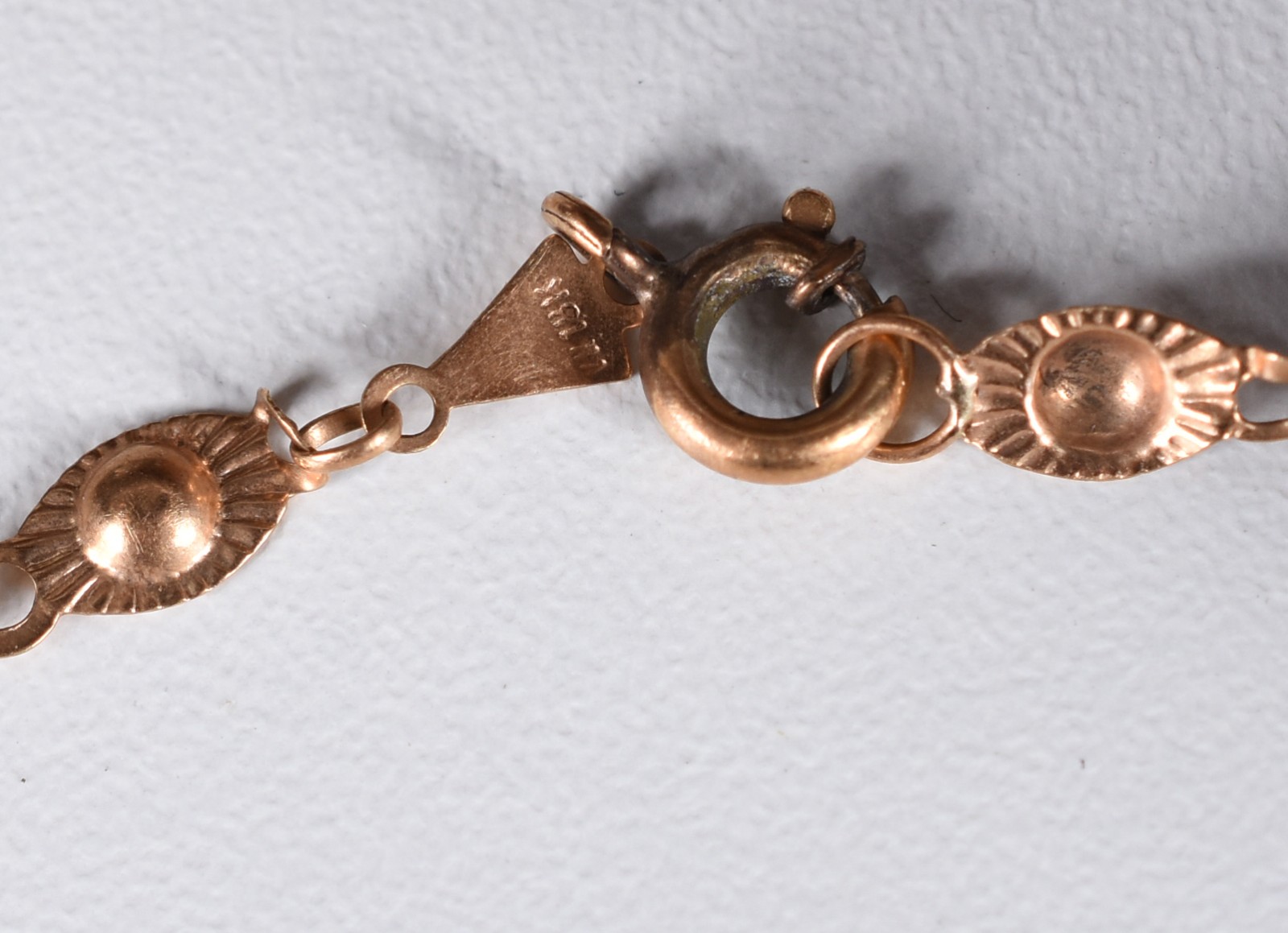 Duas pulseiras de ouro 18 k, com nomes gravados "Ana Paula". (Por... - foto 5 de 5