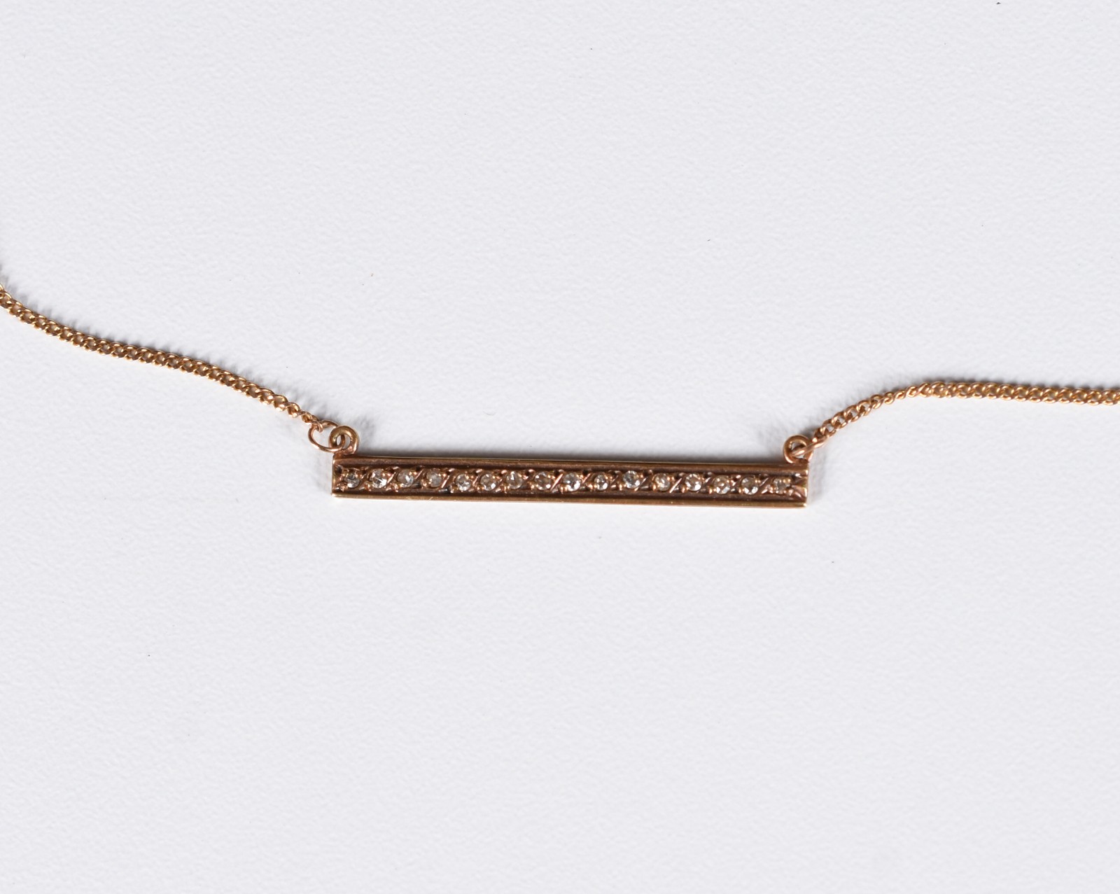 Gargantilha de ouro 18 k com "placa" com 16 brilhantes (Por motivos... - foto 1 de 7