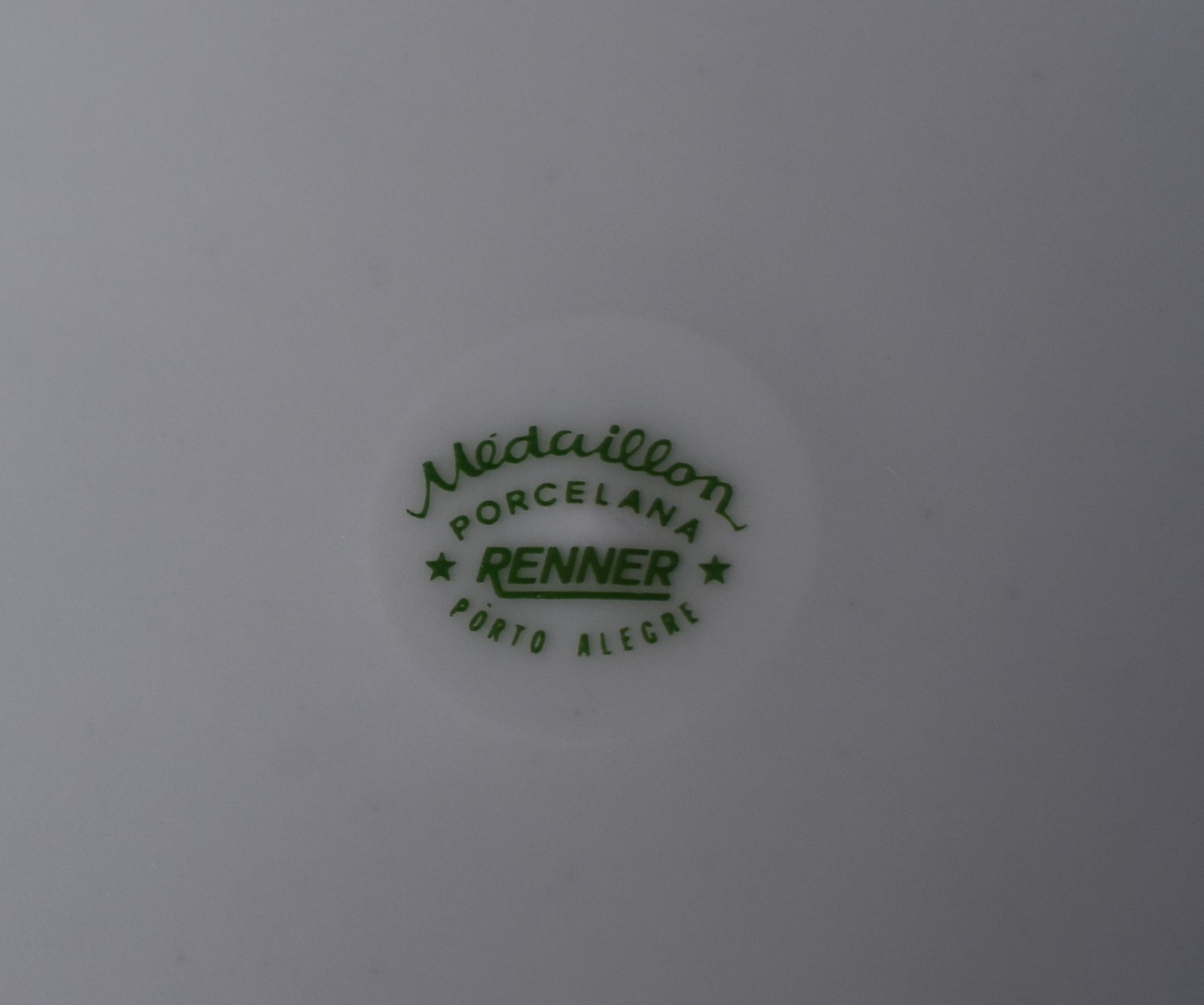 Serviço de jantar de porcelana Renner composto de: 51 pratos rasos e... - foto 6 de 6