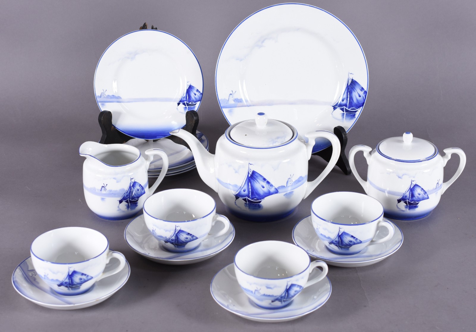 Serviço de chá de porcelana japonesa azul e branca "KOKURA "... - foto 1 de 5