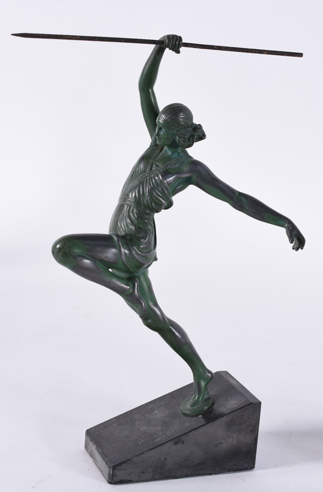 Duas esculturas ART DECO de bronze patinado de verde, sendo uma... - foto 4 de 9