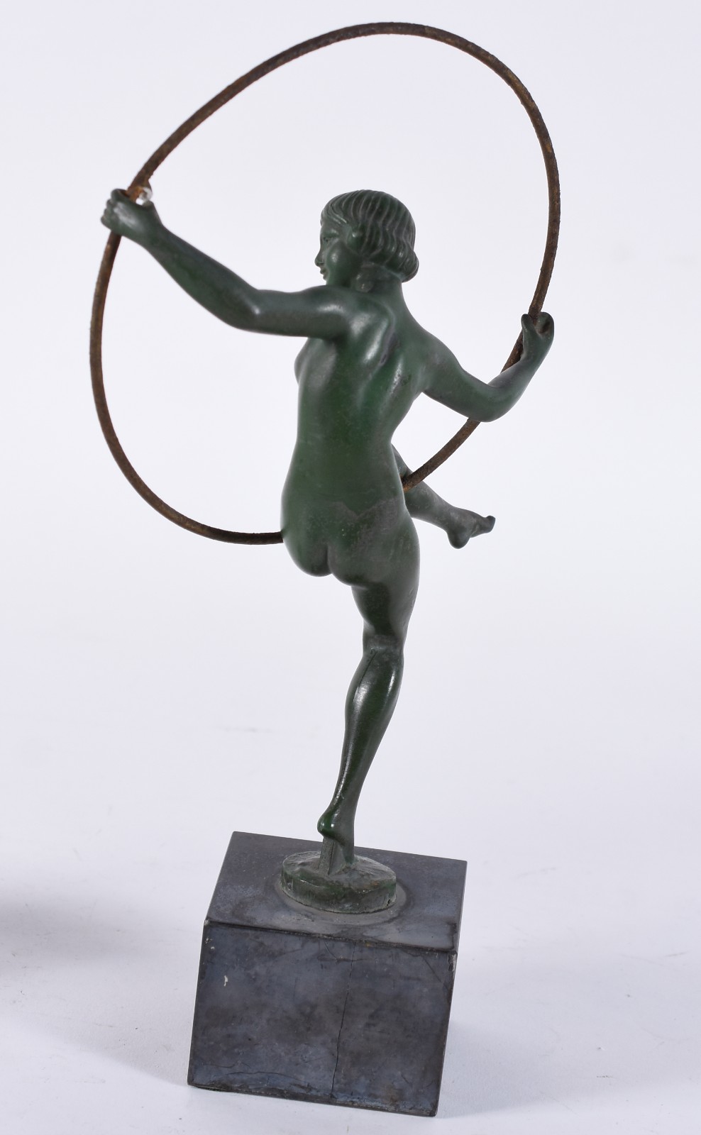 Duas esculturas ART DECO de bronze patinado de verde, sendo uma... - foto 5 de 9