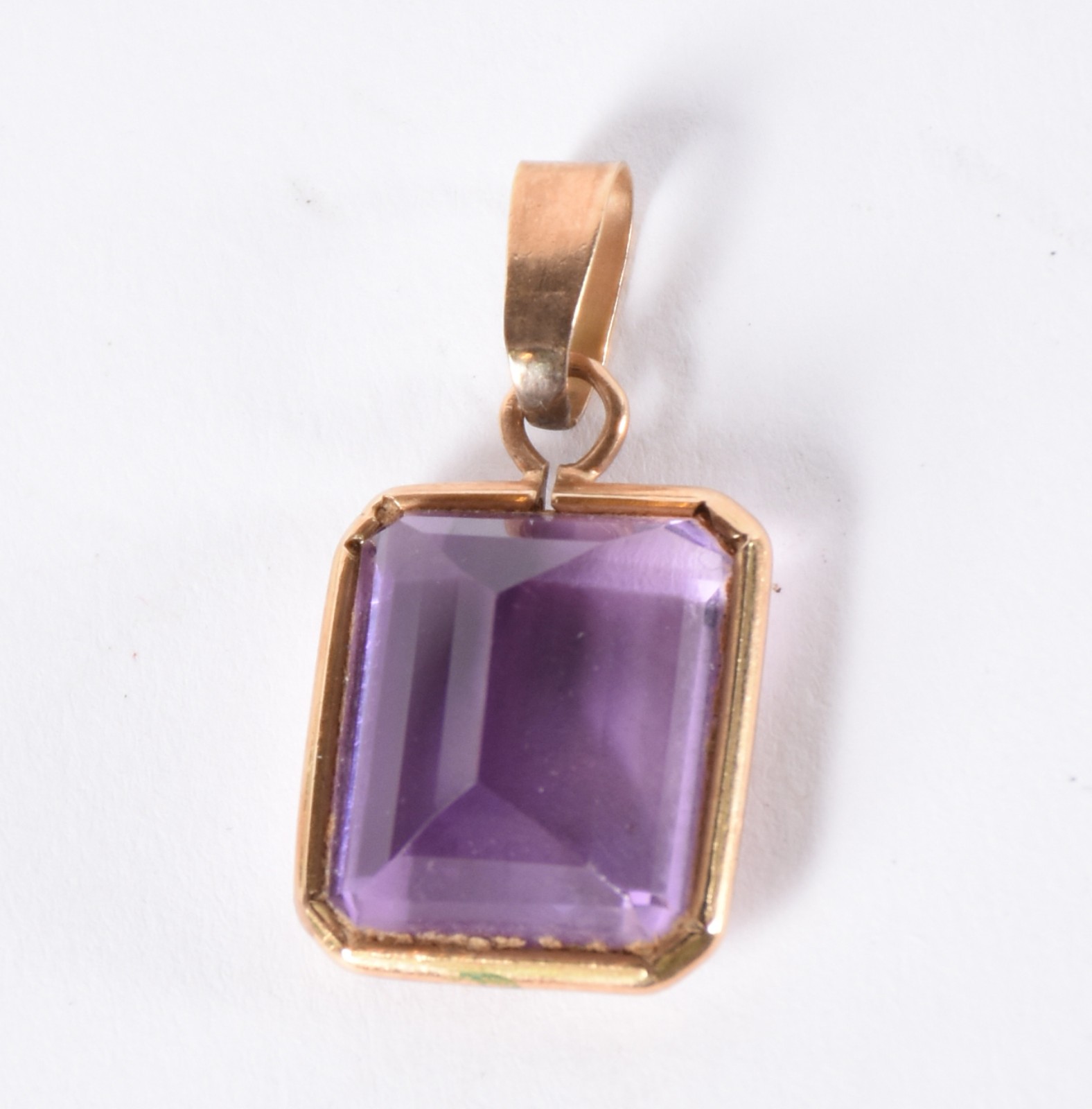 Pendentes de ouro 18 k com pedra ametista (Por motivos de segurança a... - foto 1 de 3