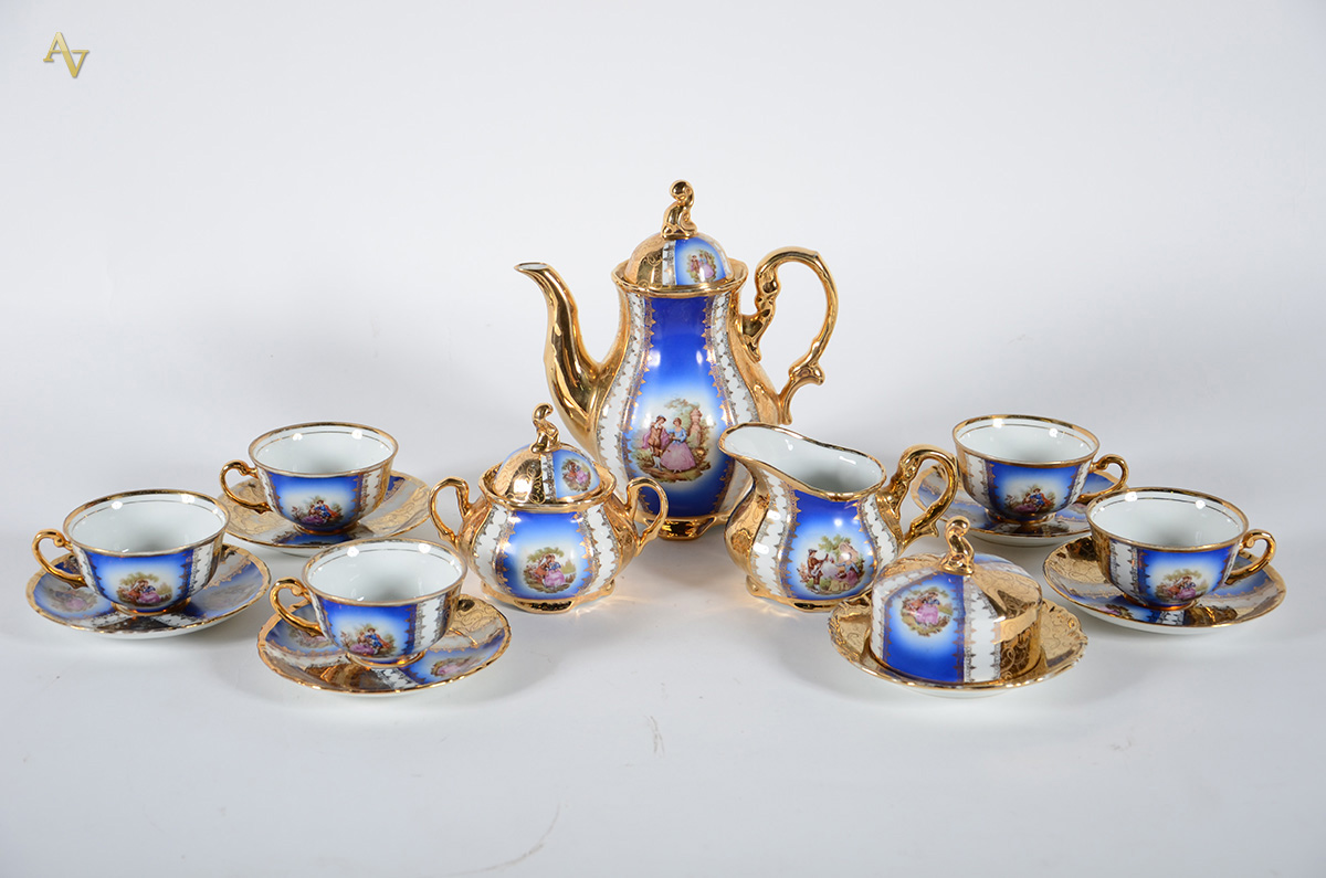 Serviço de chá de Porcelana LUIZ XV, na cor azul cobalto e dourado...