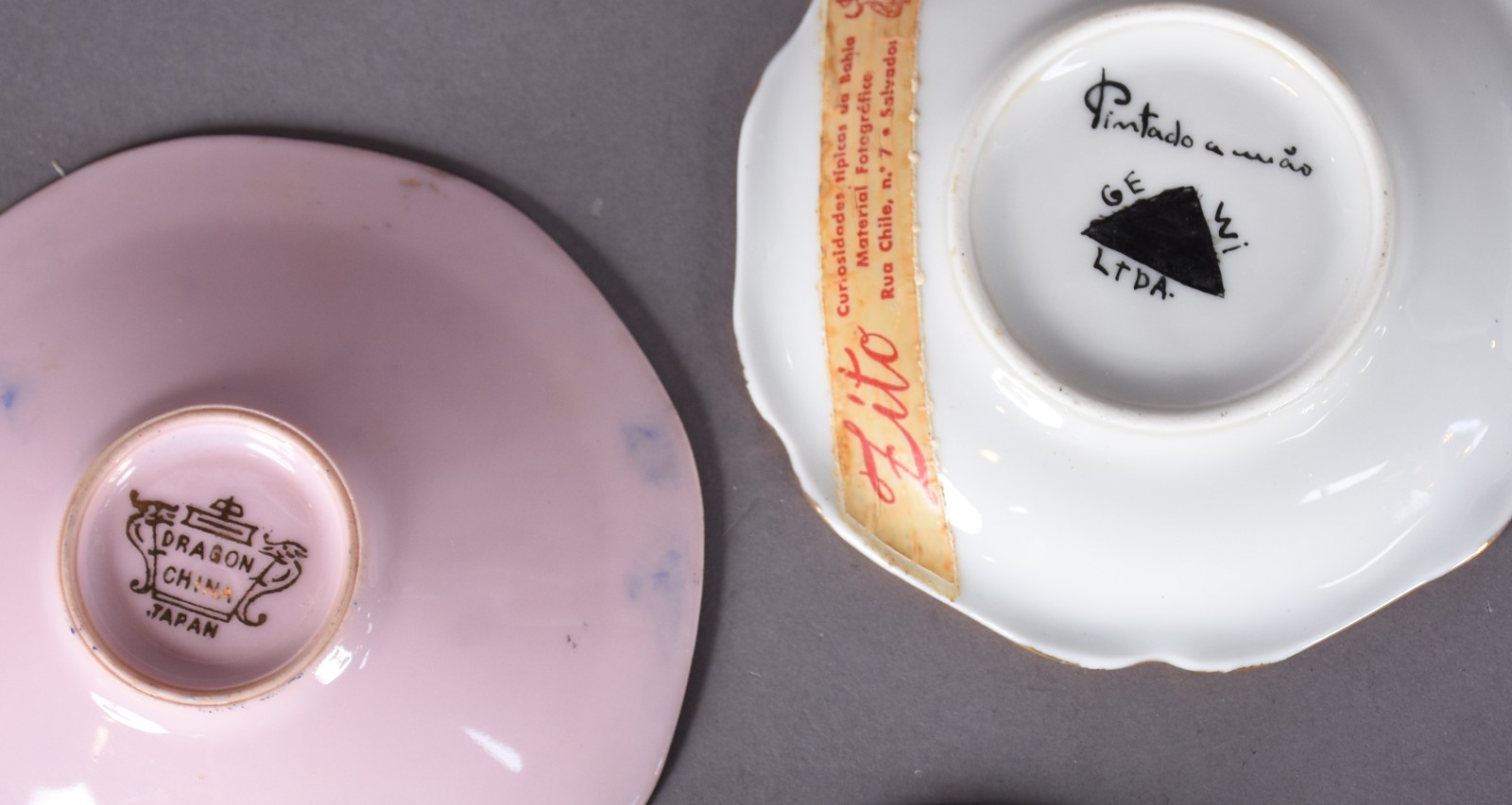Quinze xícaras de porcelana de diversos modelos e procedências. - foto 8 de 8