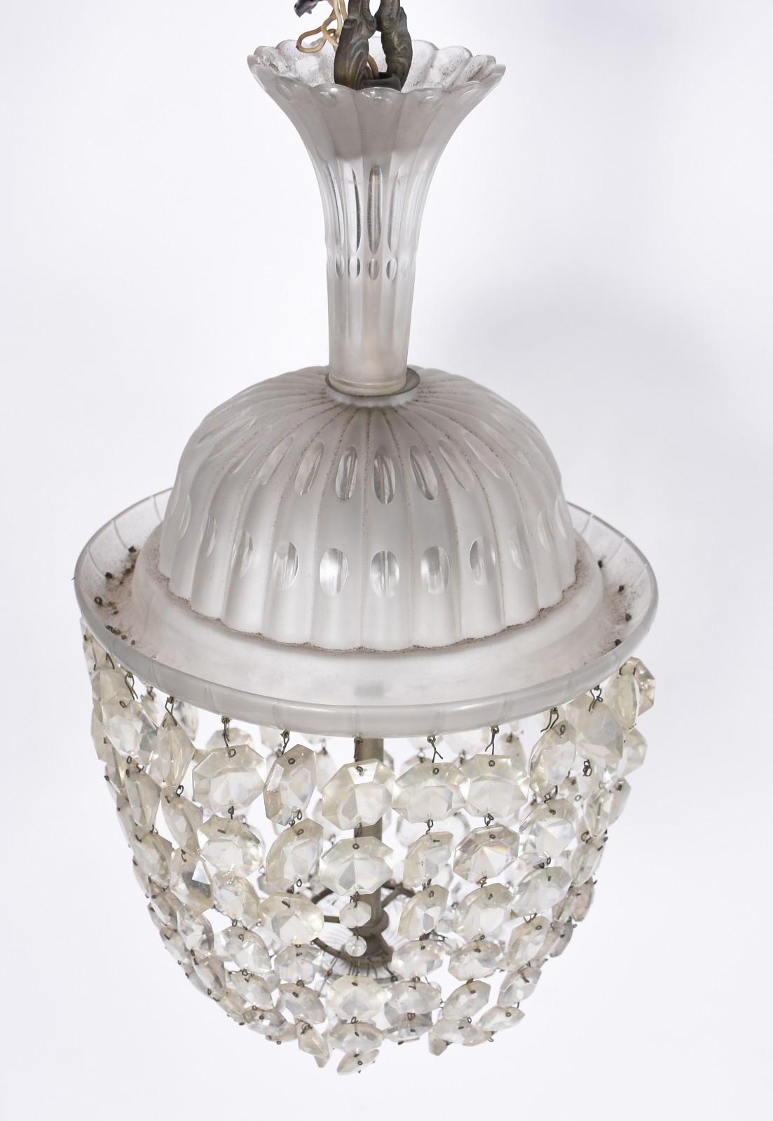 Lustre de cristal com contas lapidadas. - foto 2 de 4