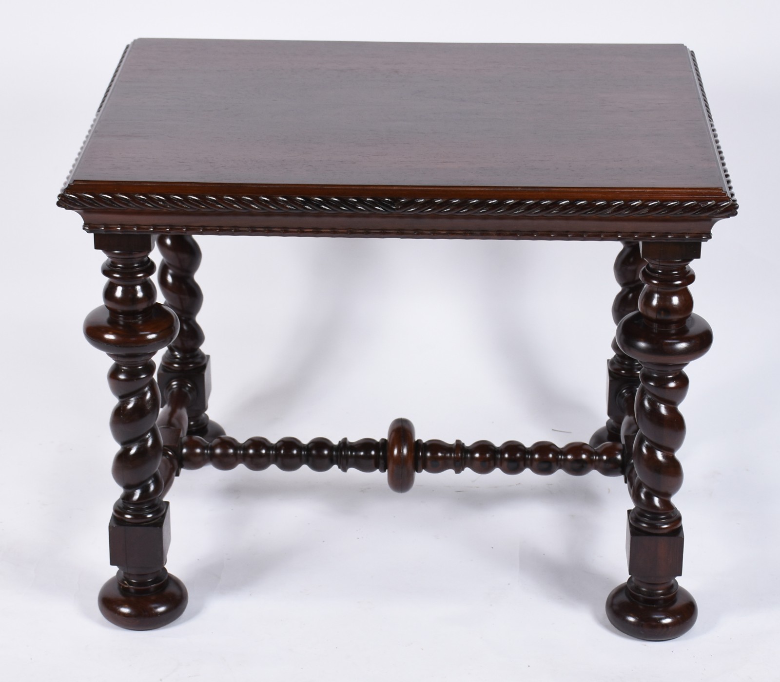 Mesa de madeira nobre, tampo retangular, apoio em quatro pernas... - foto 2 de 6