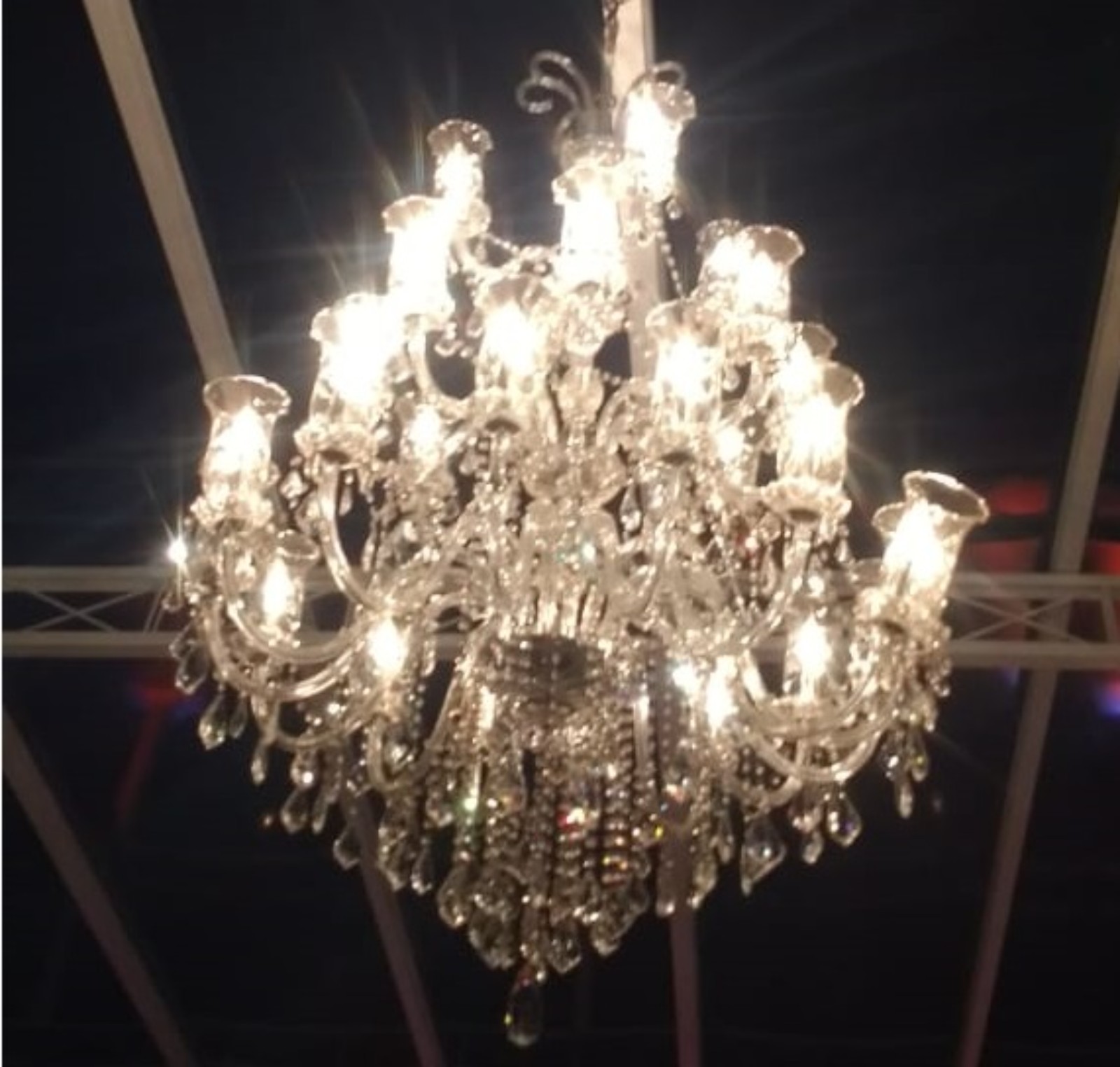 Lustre de cristal para 27 luzes (Retirada no Alto da Boa Vista). - foto 2 de 2