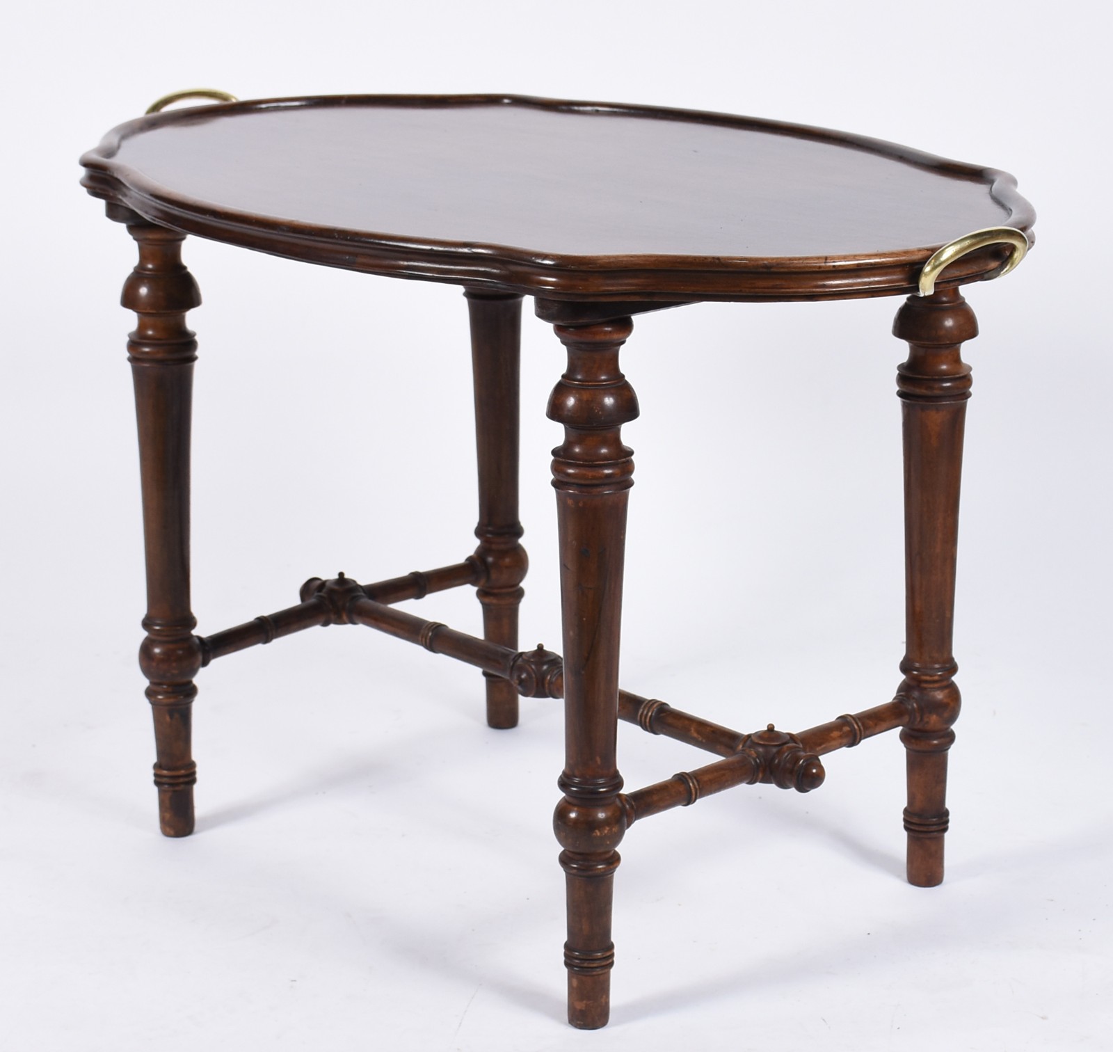 Mesa de madeira nobre com bandeja oval com alças laterais de metal... - foto 1 de 5