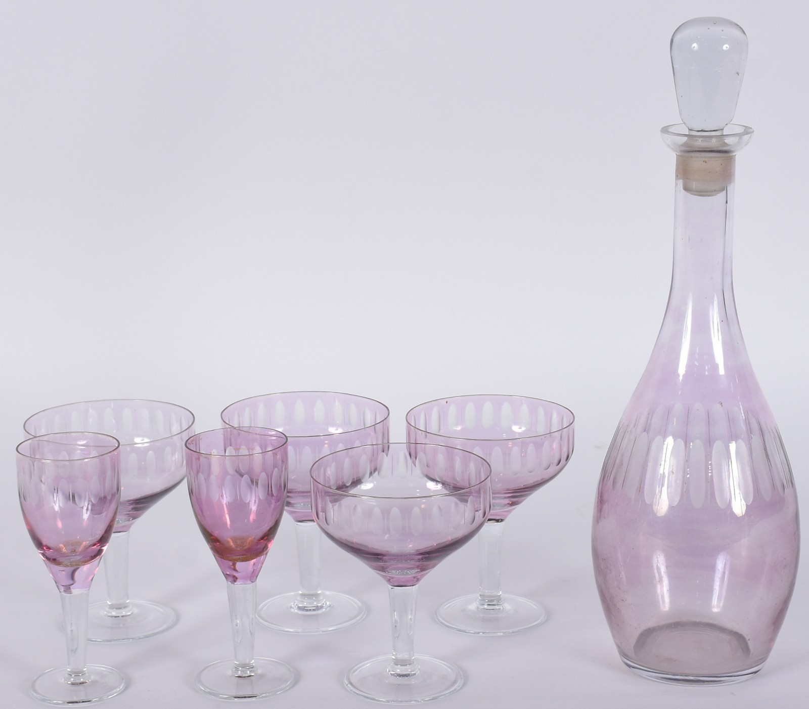 Conjunto de licoreira, 4 taças para champagne e 2 para licor em demi... - foto 2 de 5