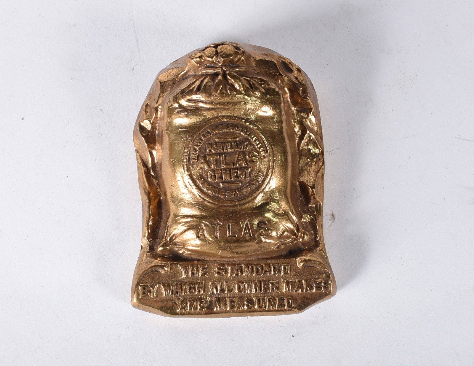 Quatro peças diversas de bronze, sendo 2 partes de telescópio; placa... - foto 4 de 7
