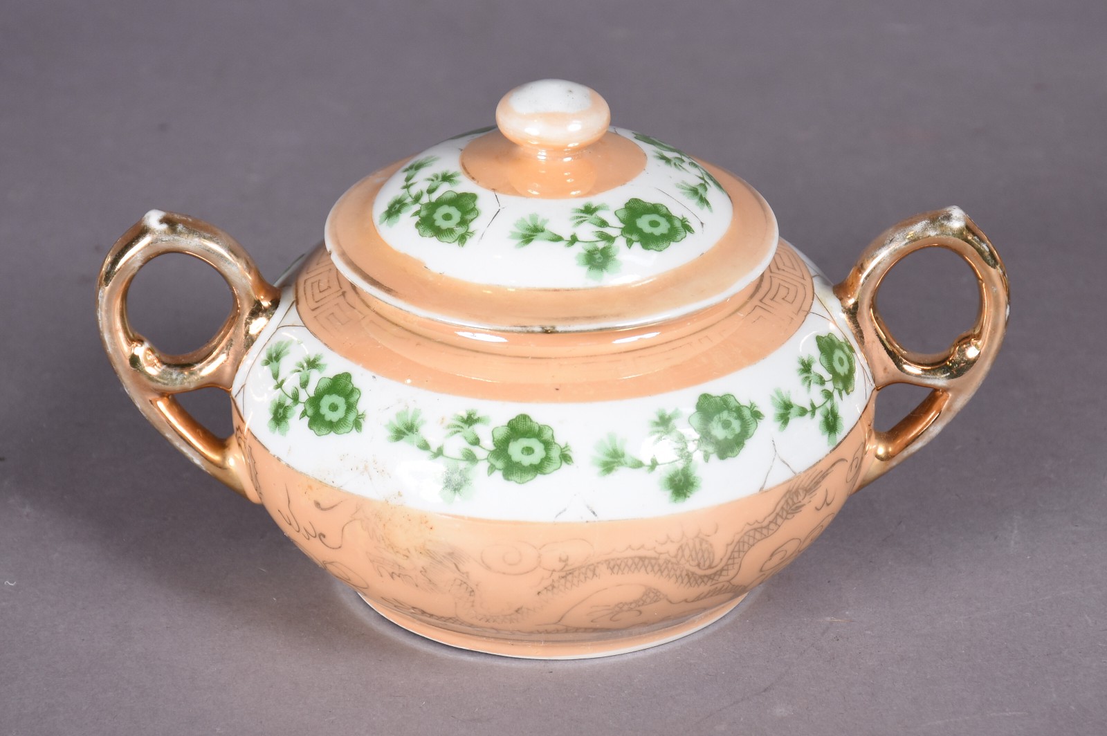 Serviço de porcelana oriental na cor âmbar com grega floral verde... - foto 5 de 8