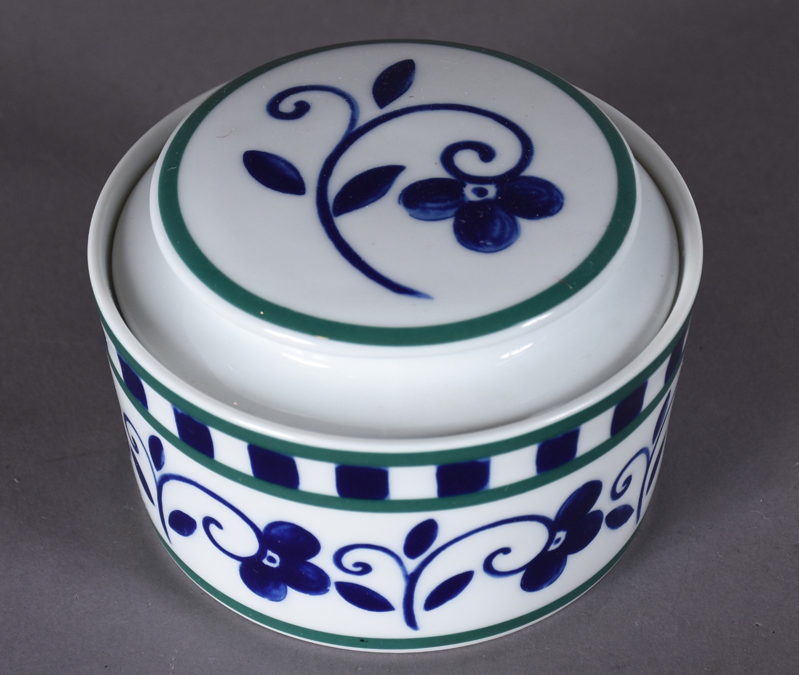 Aparelho de porcelana portuguesa SPAL para chá, café e jantar... - foto 5 de 10