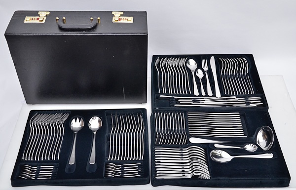 Faqueiro de aco inox com 125 pecas, comp. de 12 facas, 12 garfos e 12...