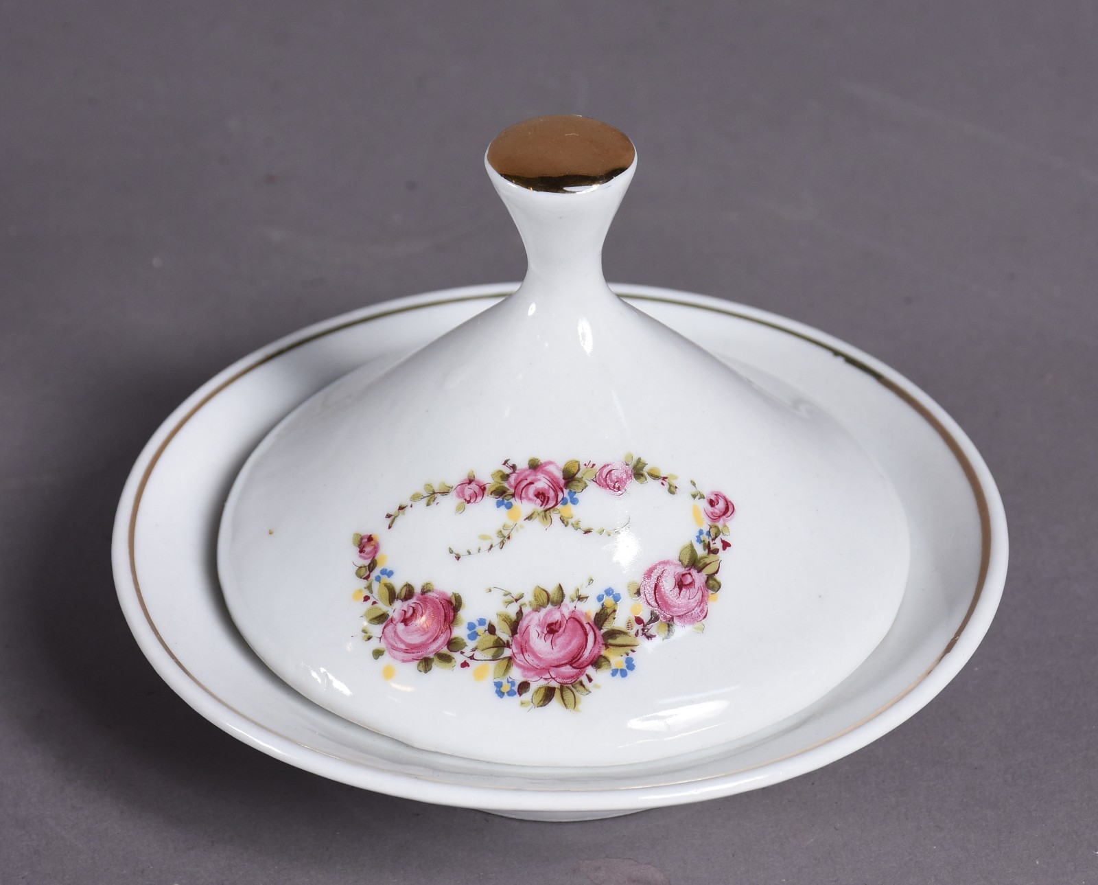 Serviço de porcelana "Pozzani" composto de: 5 xícaras de chá com... - foto 4 de 10