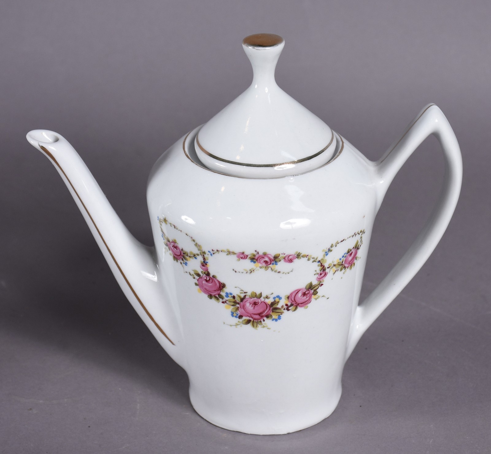 Serviço de porcelana "Pozzani" composto de: 5 xícaras de chá com... - foto 5 de 10