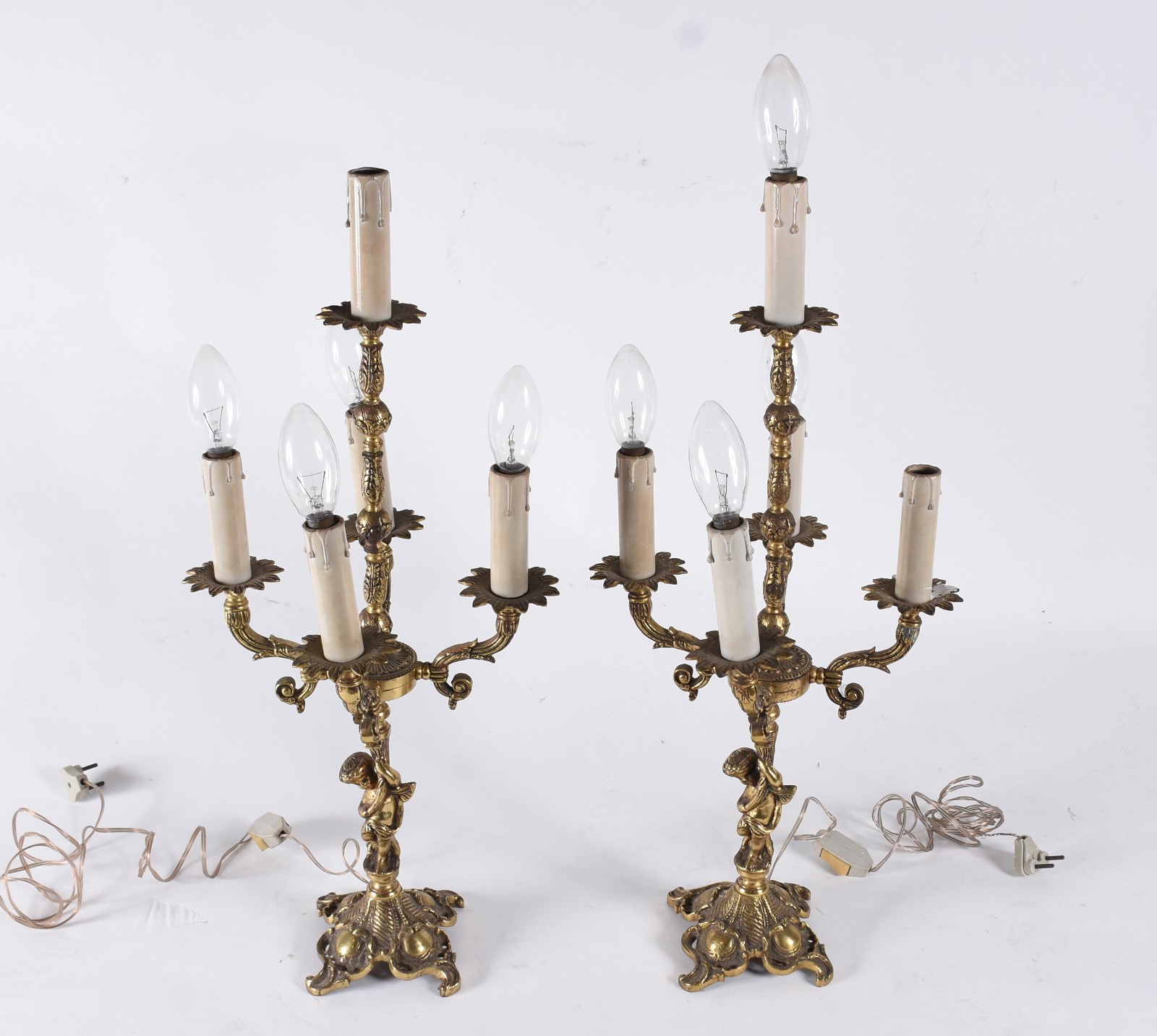 Par de abatjoures na forma de candelabros de bronze para 5 luzes... - foto 2 de 5