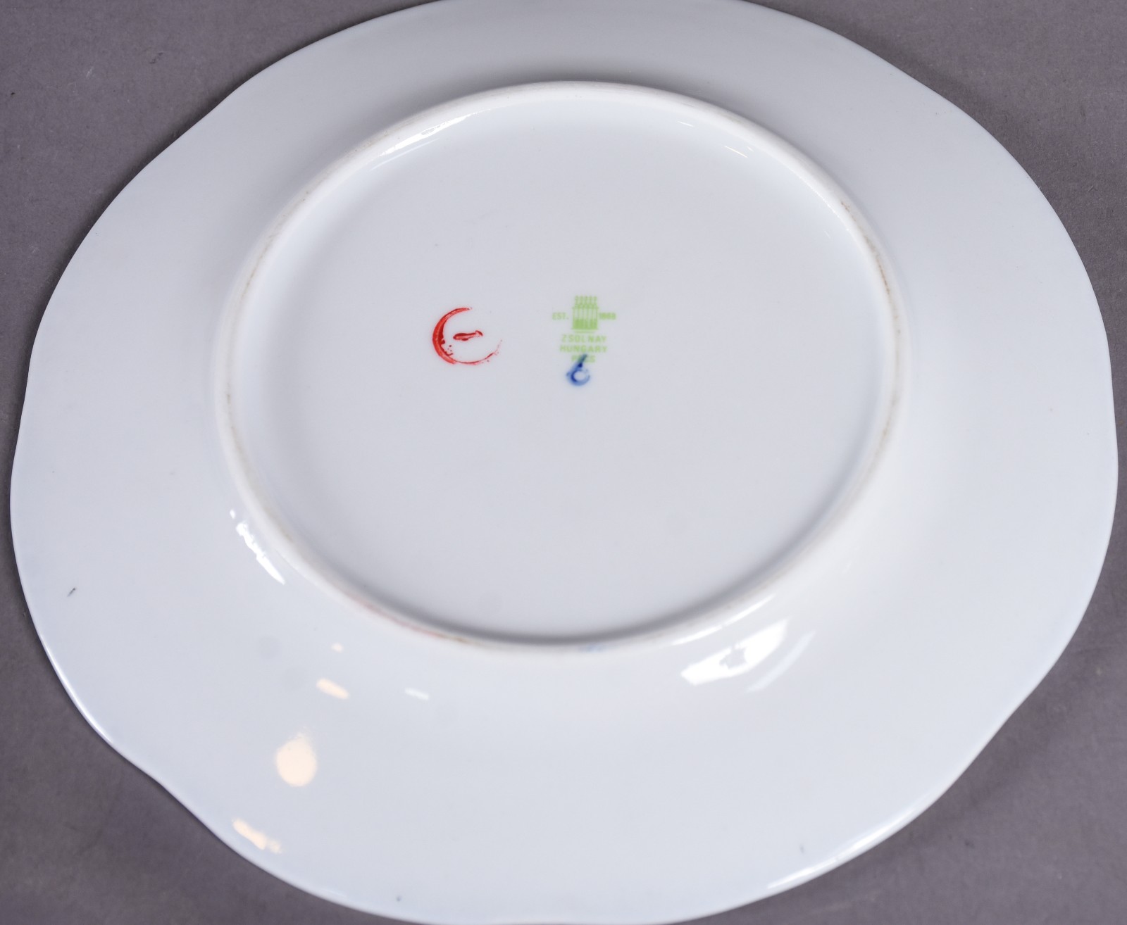 Serviço para rocambole de porcelana Húngara na cor branca com borda... - foto 5 de 6