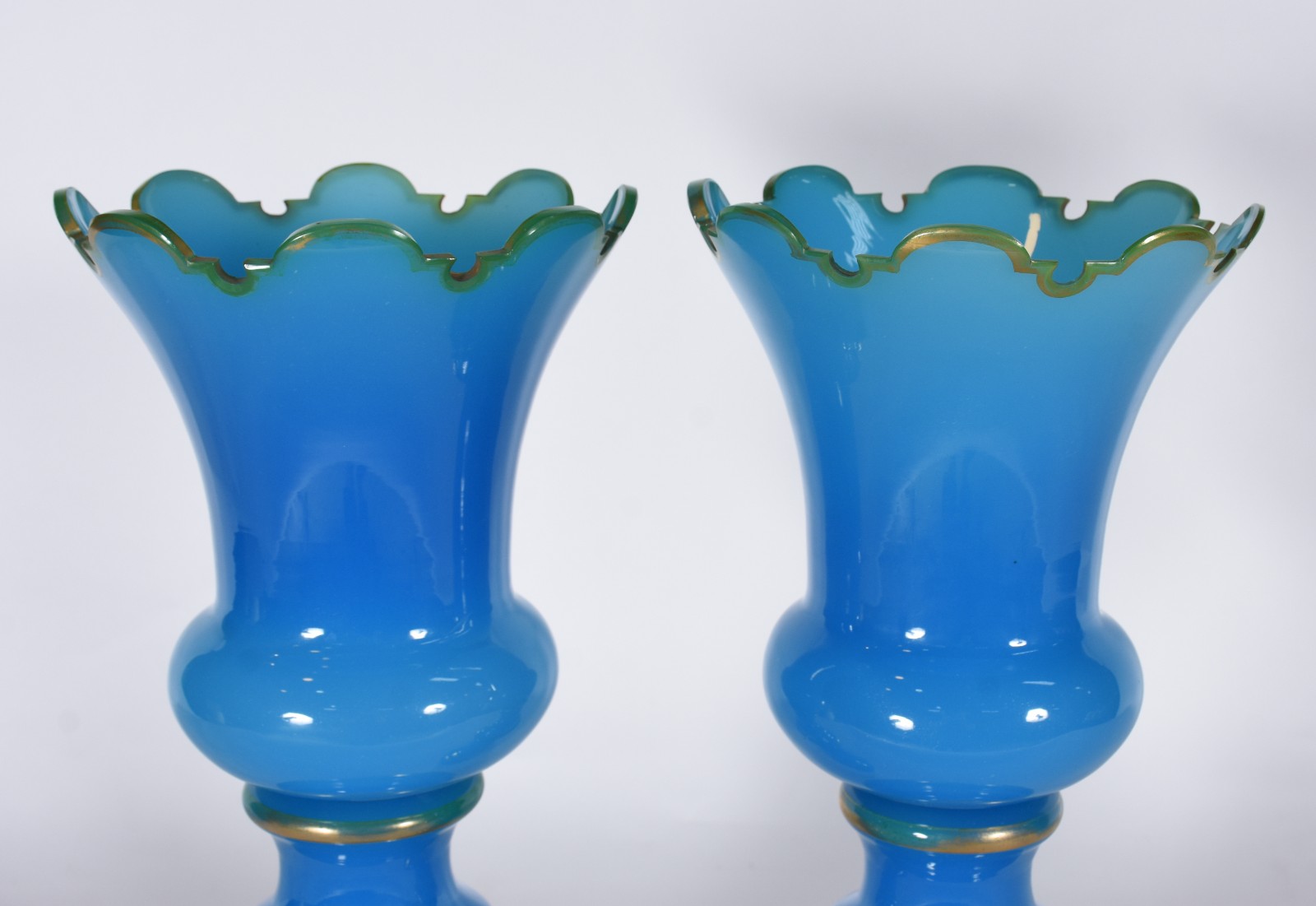Par de belíssimos vasos de opalina francesa na cor azul turquesa... - foto 2 de 7
