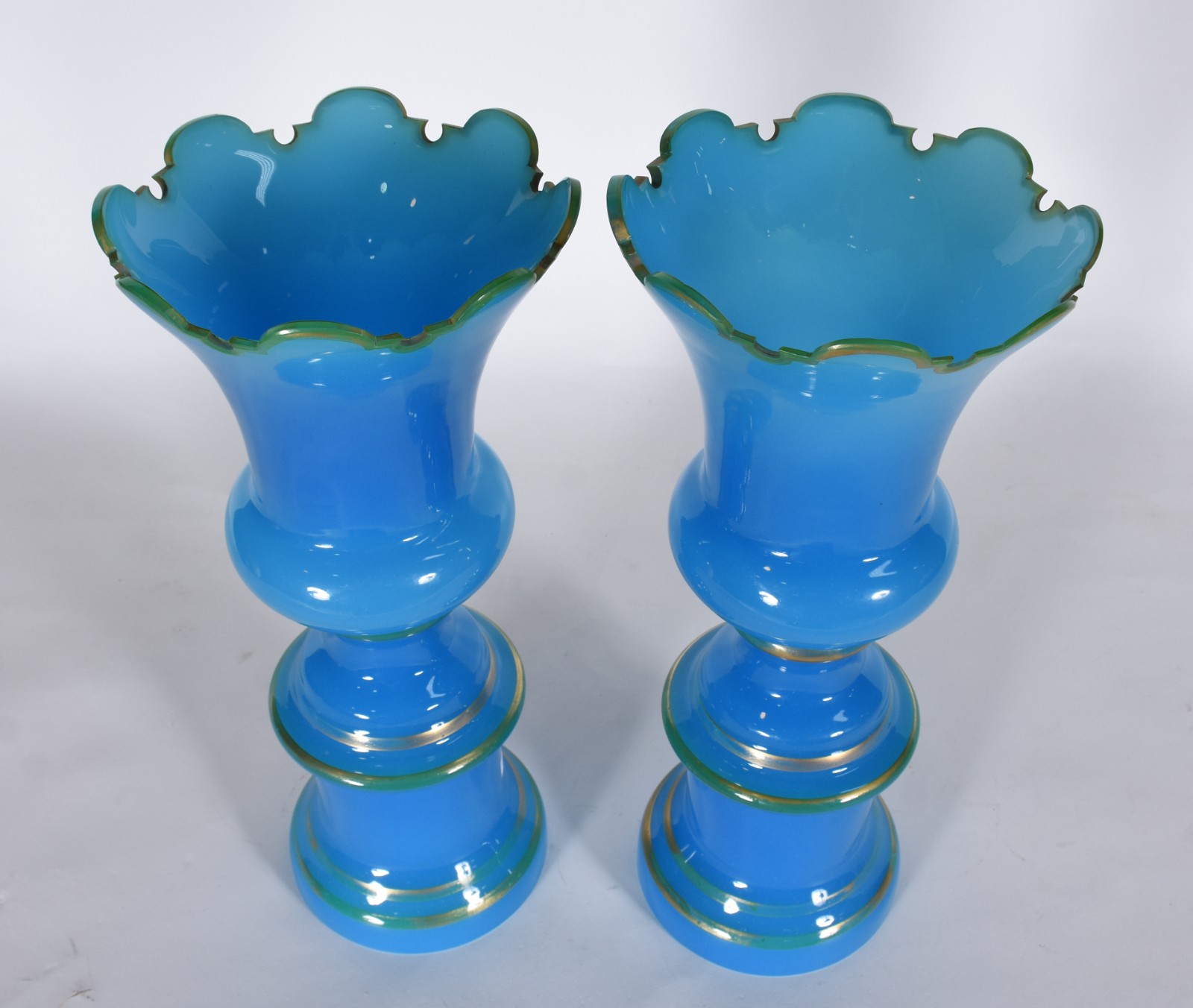 Par de belíssimos vasos de opalina francesa na cor azul turquesa... - foto 3 de 7