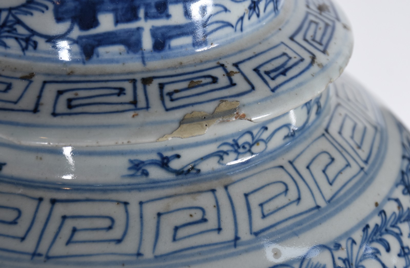 Par de potiches de formato balaústre em porcelana chinesa, decorados... - foto 9 de 11