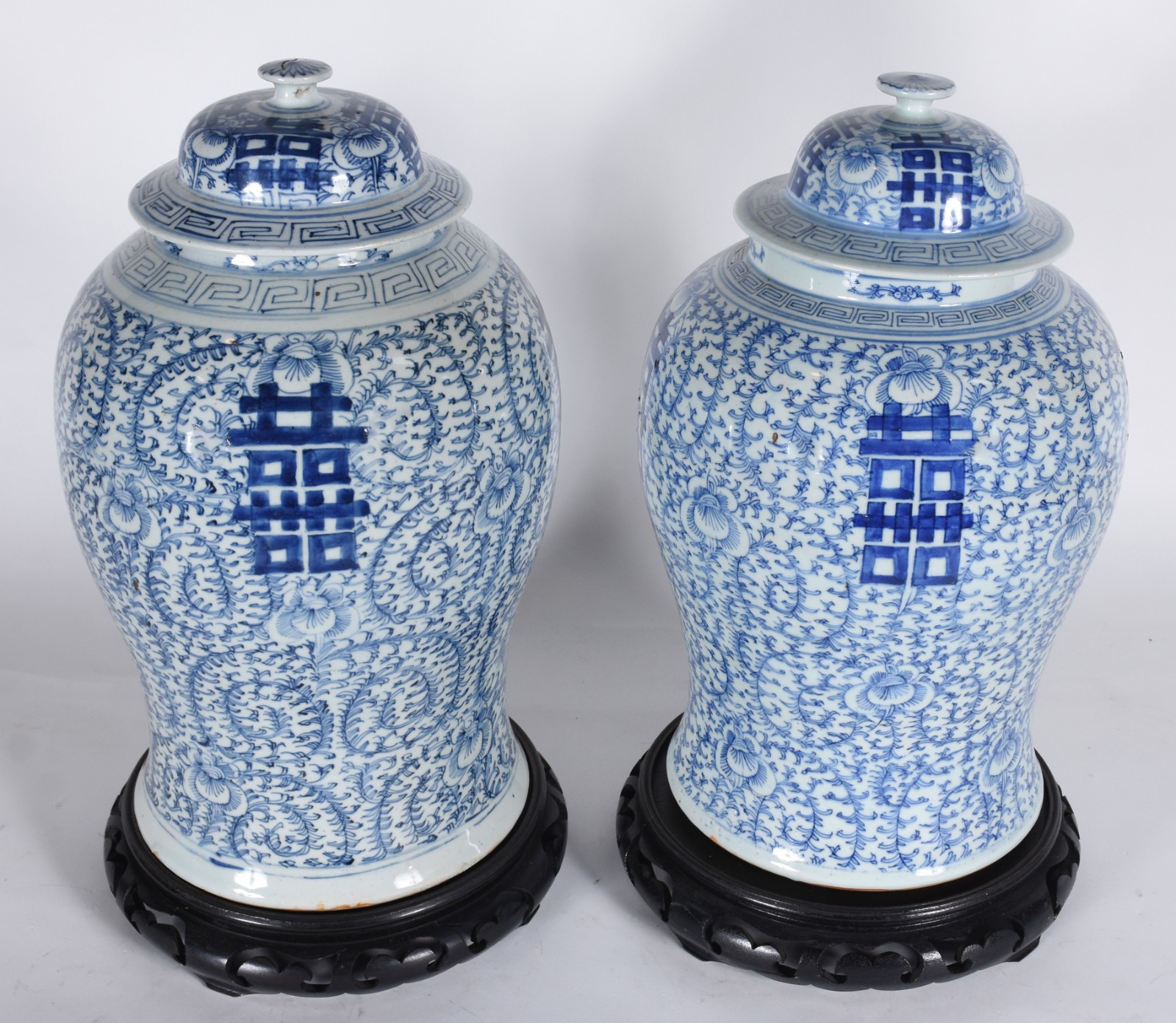 Par de potiches de formato balaústre em porcelana chinesa, decorados... - foto 2 de 11