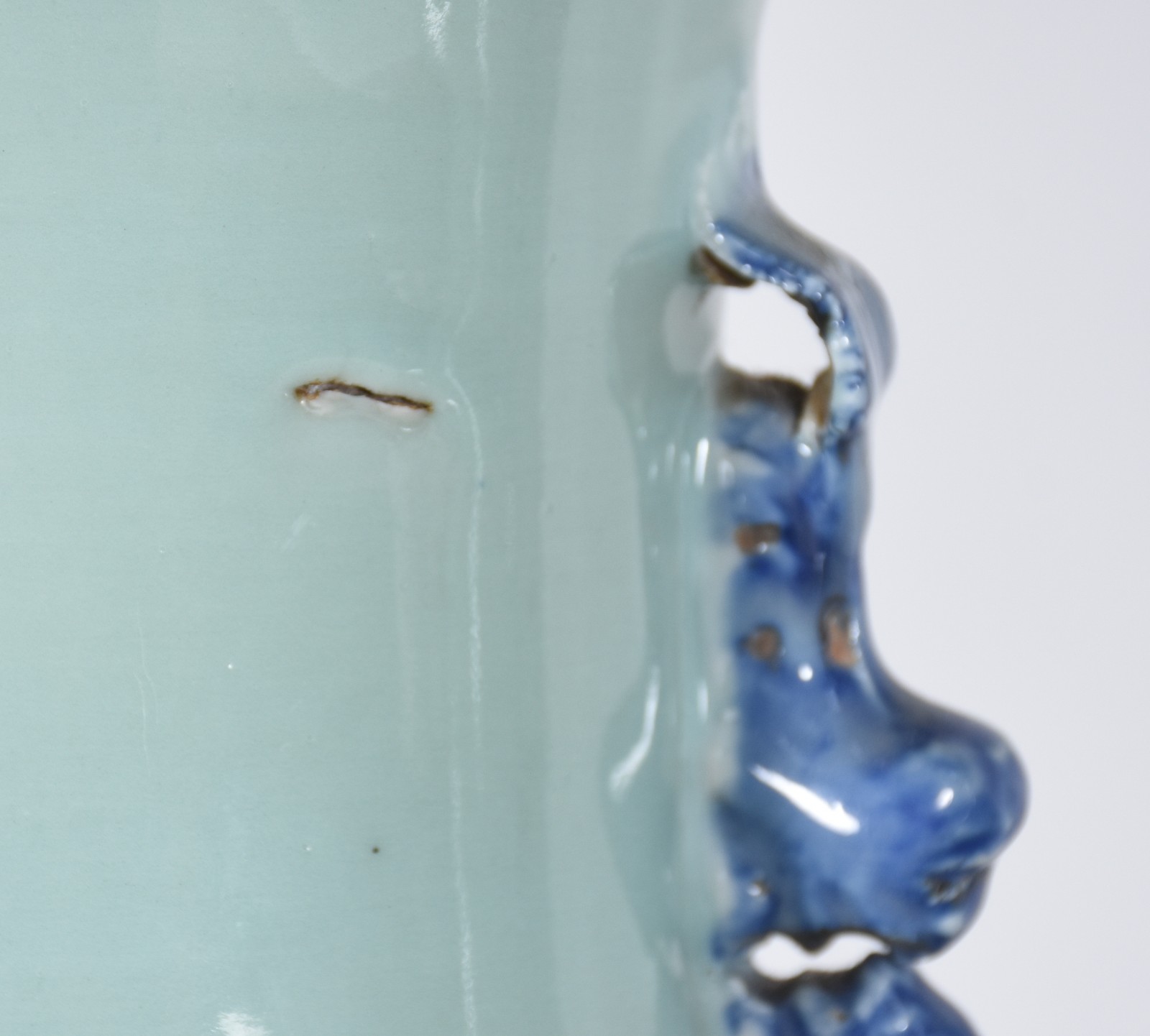 Par de grandes vasos de formato balaústre, com bordas levemente... - foto 5 de 11