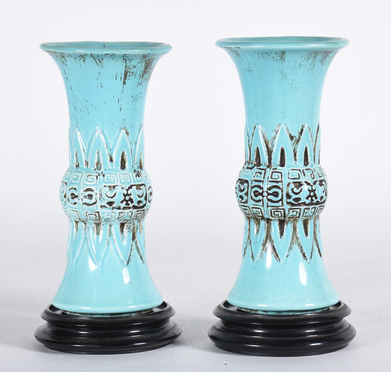 Par de vasos de cerâmica azul VERNON, bases de madeira. - foto 1 de 5