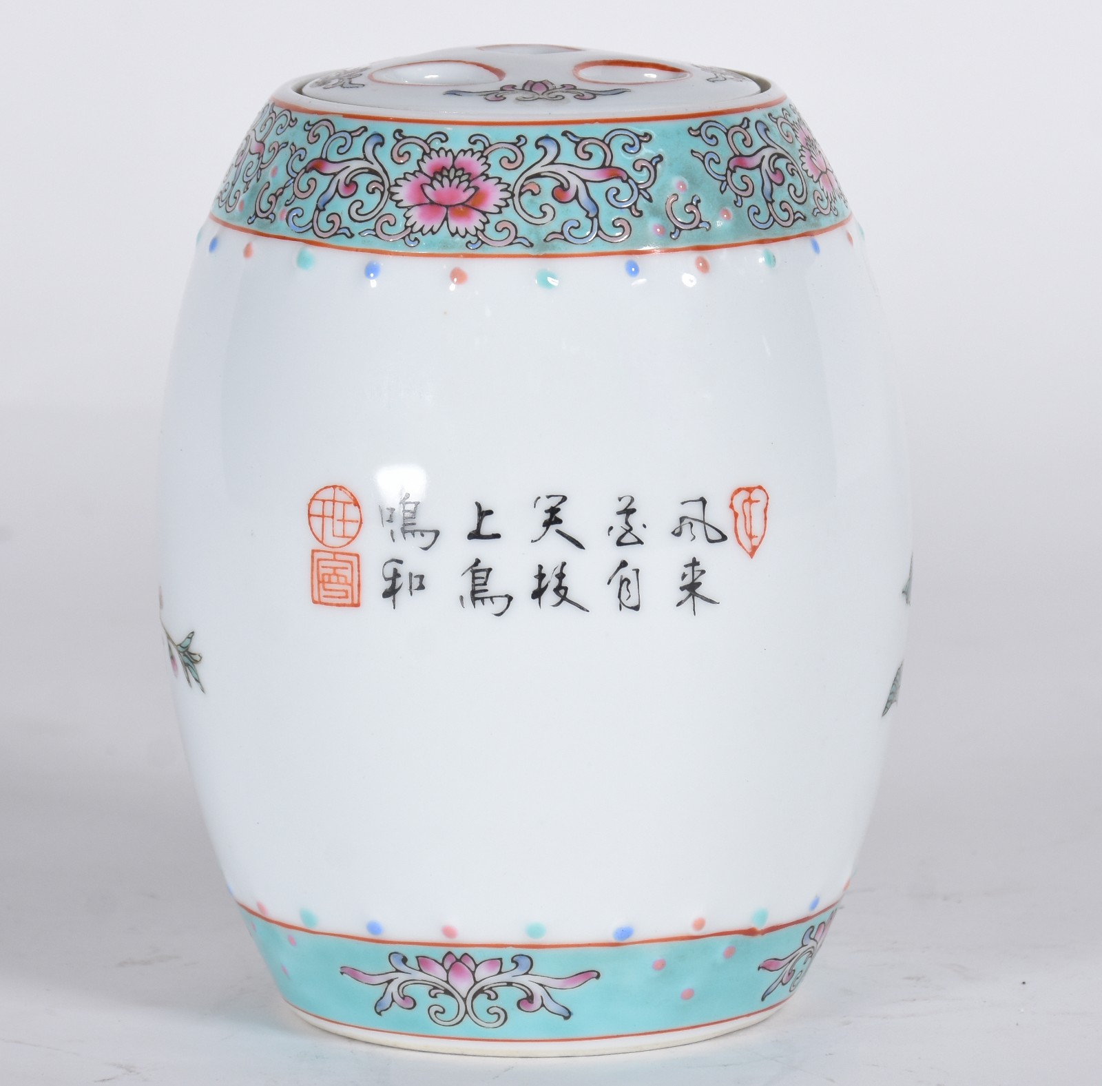 Potiche de porcelana chinesa decorado com pássaro e flores em... - foto 4 de 6
