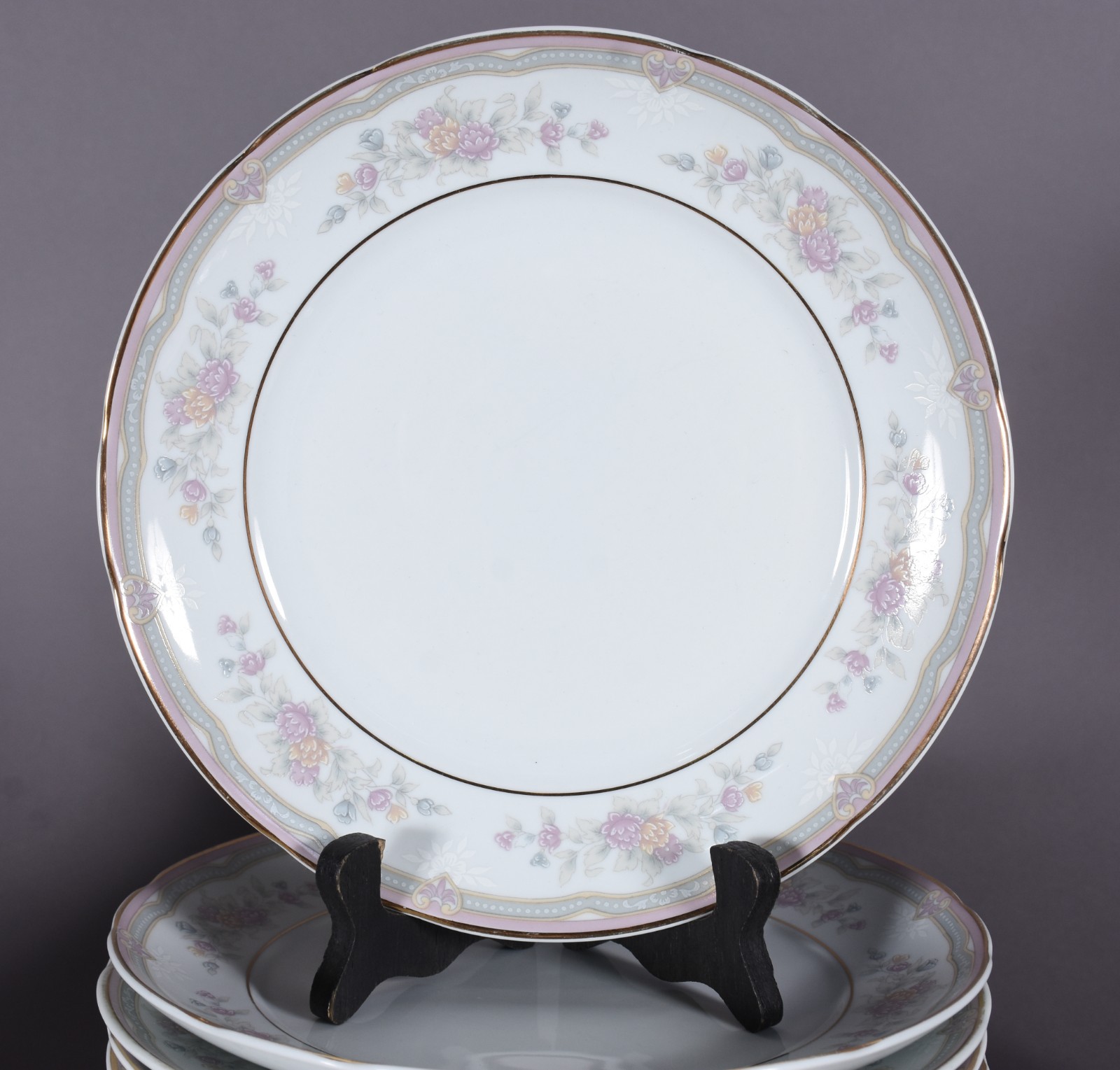 Aparelho de jantar de porcelana nacional Schmidt, branca com borda... - foto 5 de 10