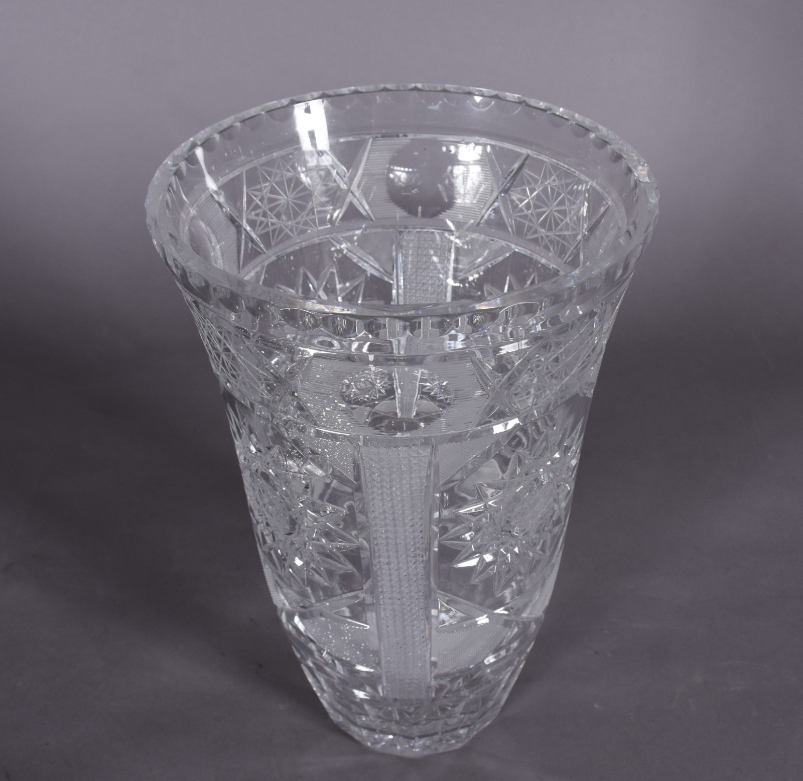 Vaso de cristal tcheco lapidado. - foto 2 de 4