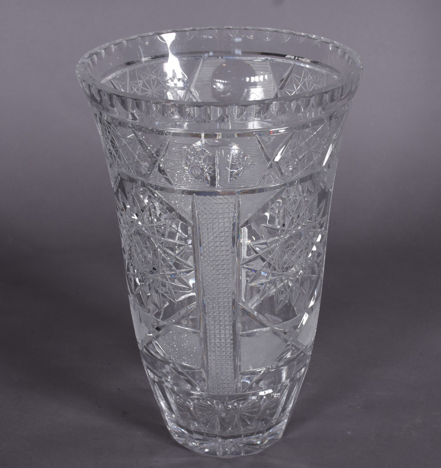 Vaso de cristal tcheco lapidado. - foto 3 de 4
