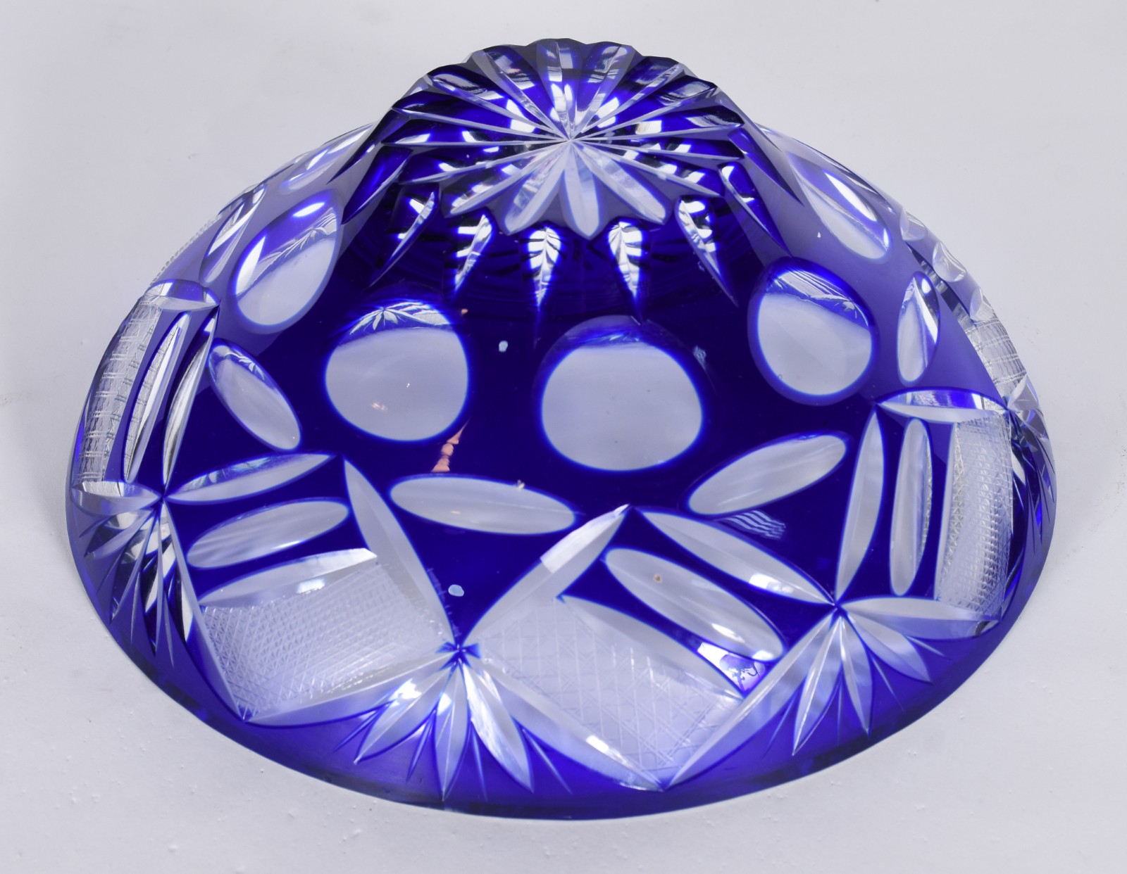 Fruteira de cristal lapidado doublé azul, feitio redondo. - foto 4 de 4