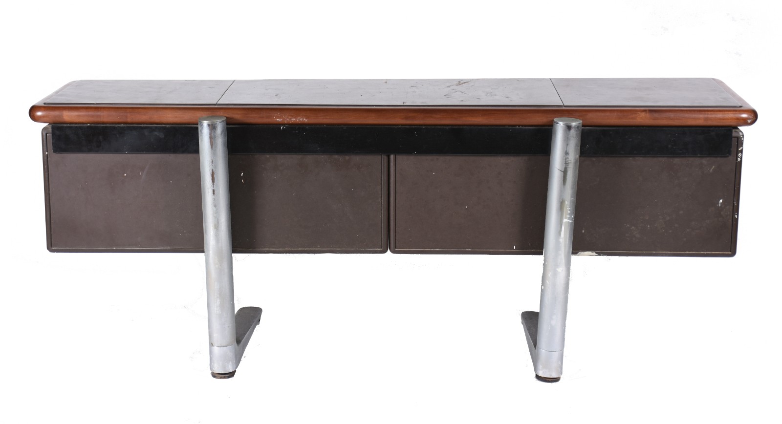 Mesa para escritório de madeira com 3 gavetões e uma porta com... - foto 5 de 11