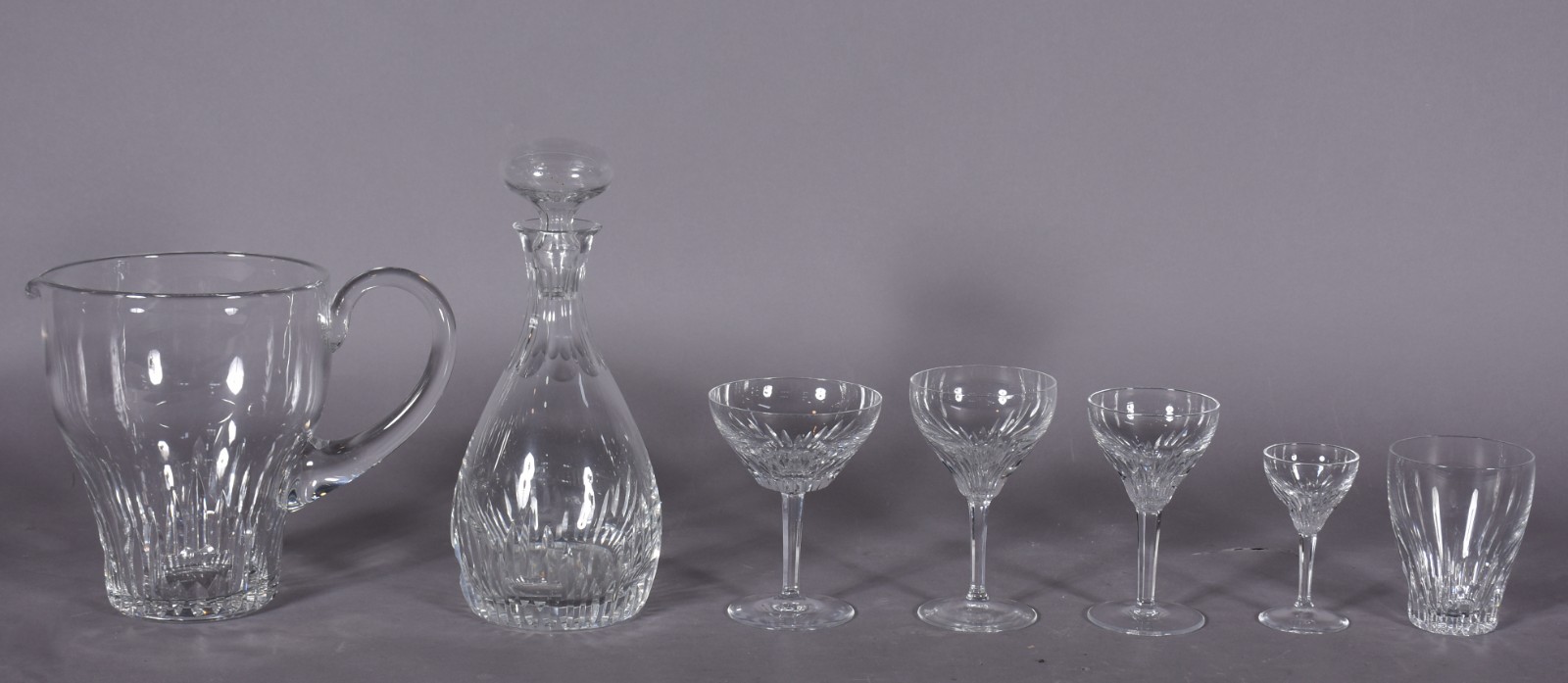 Serviço de cristal lapidado composto de: 12 taças para champagne (2... - foto 2 de 11