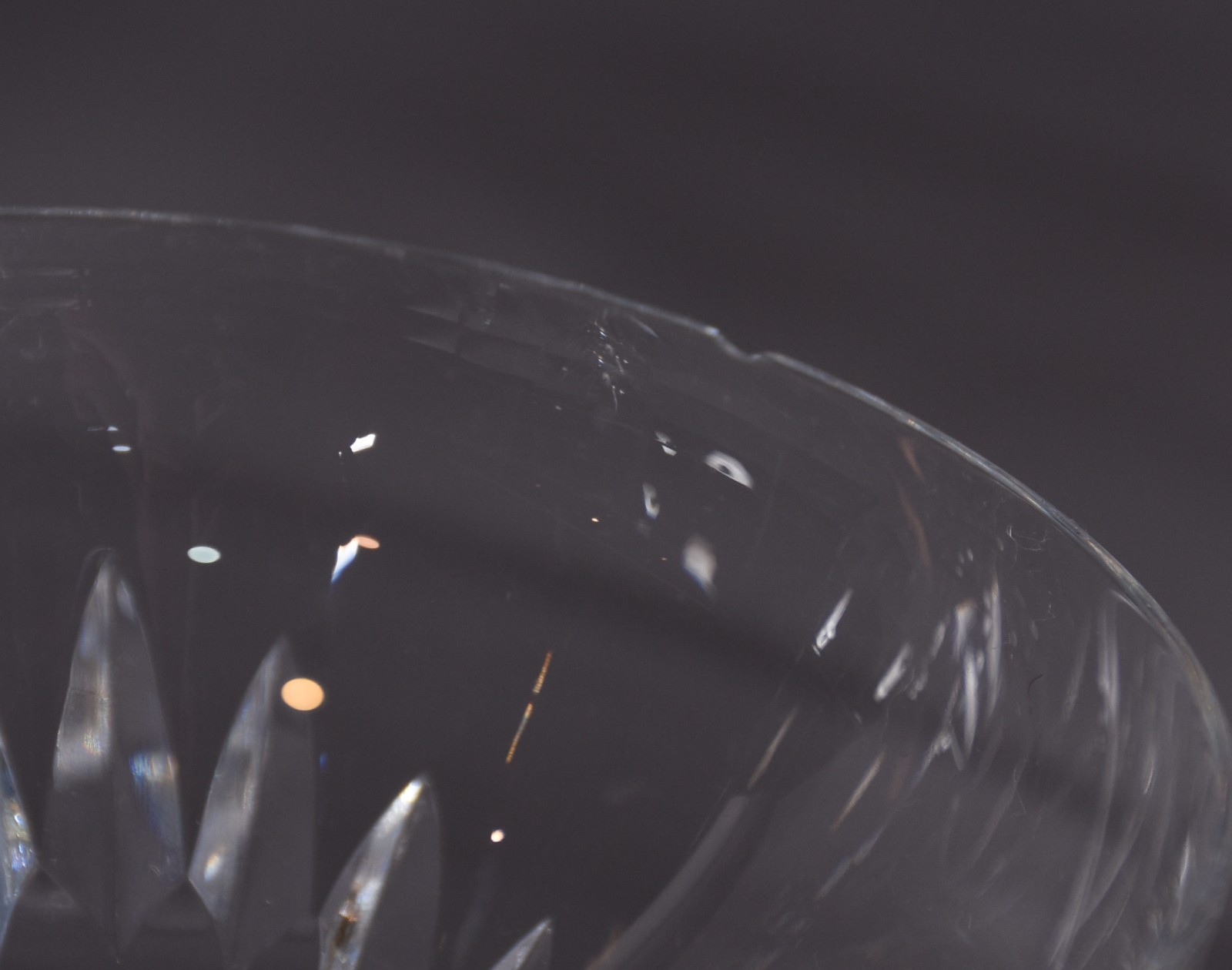 Serviço de cristal lapidado composto de: 12 taças para champagne (2... - foto 7 de 11