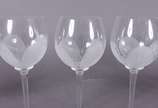 Seis cálices para vinho de cristal com bases fo... - Seis cálices para vinho de cristal com bases foscas na forma de flor.