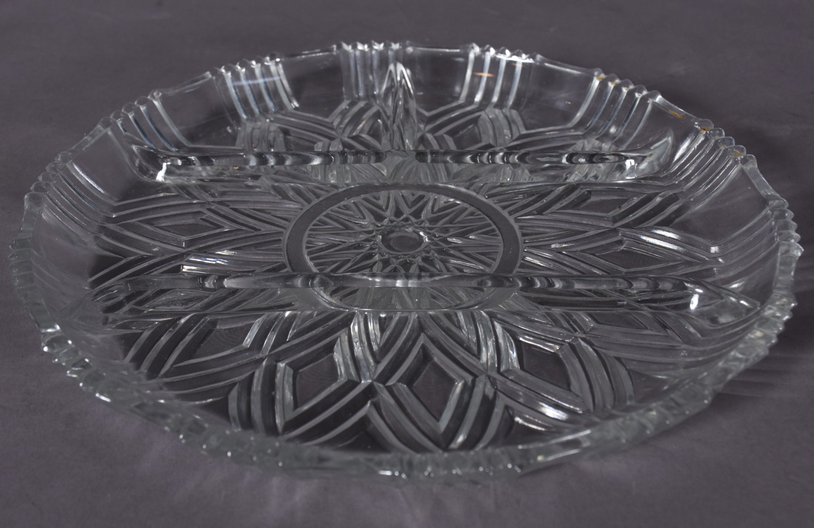Três peças de cristal, sendo 2 petisqueiras e bowl doublé âmbar... - foto 6 de 7